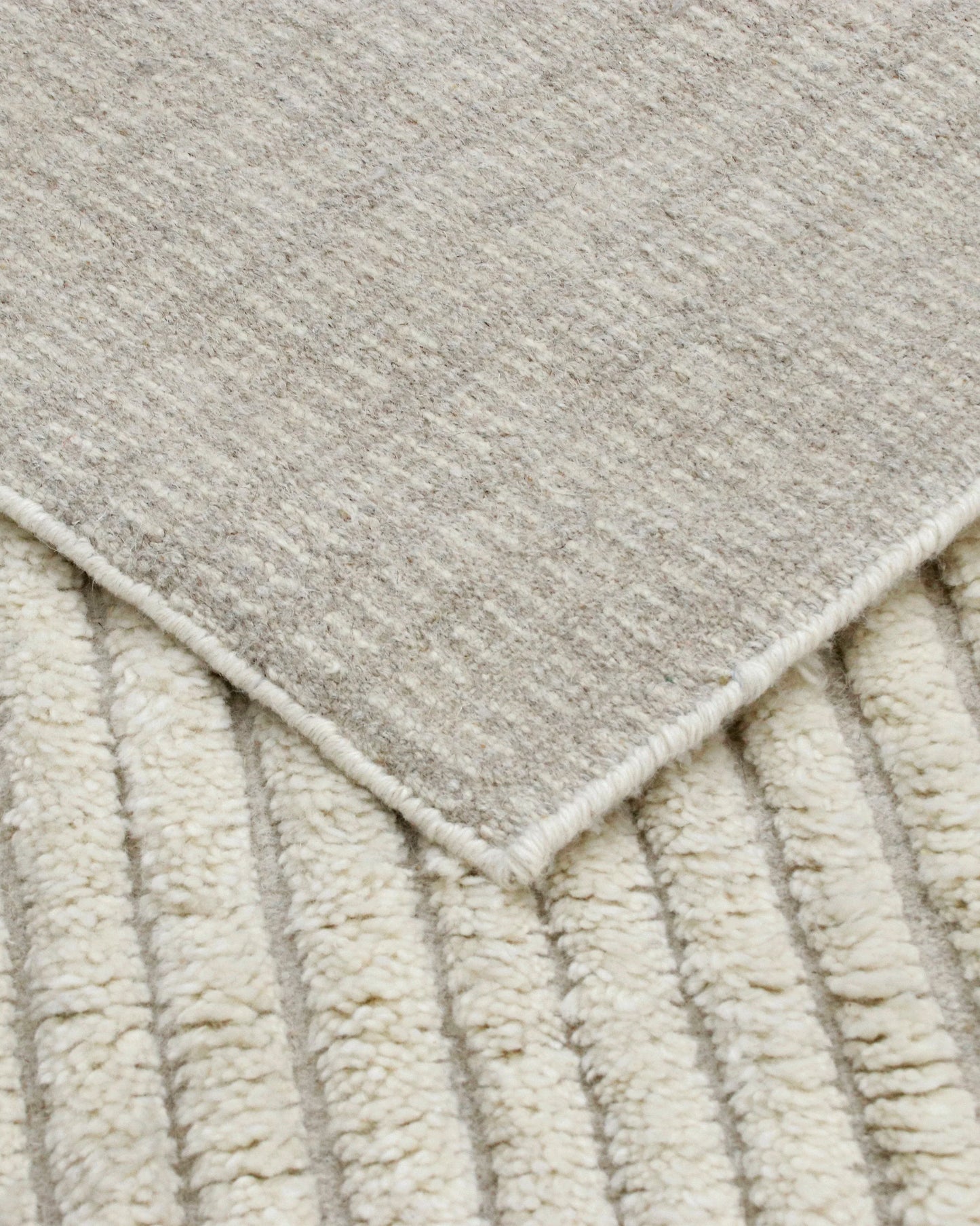 Troy Hand-Knotted Wool Rug - 3' x 5' / Ivory