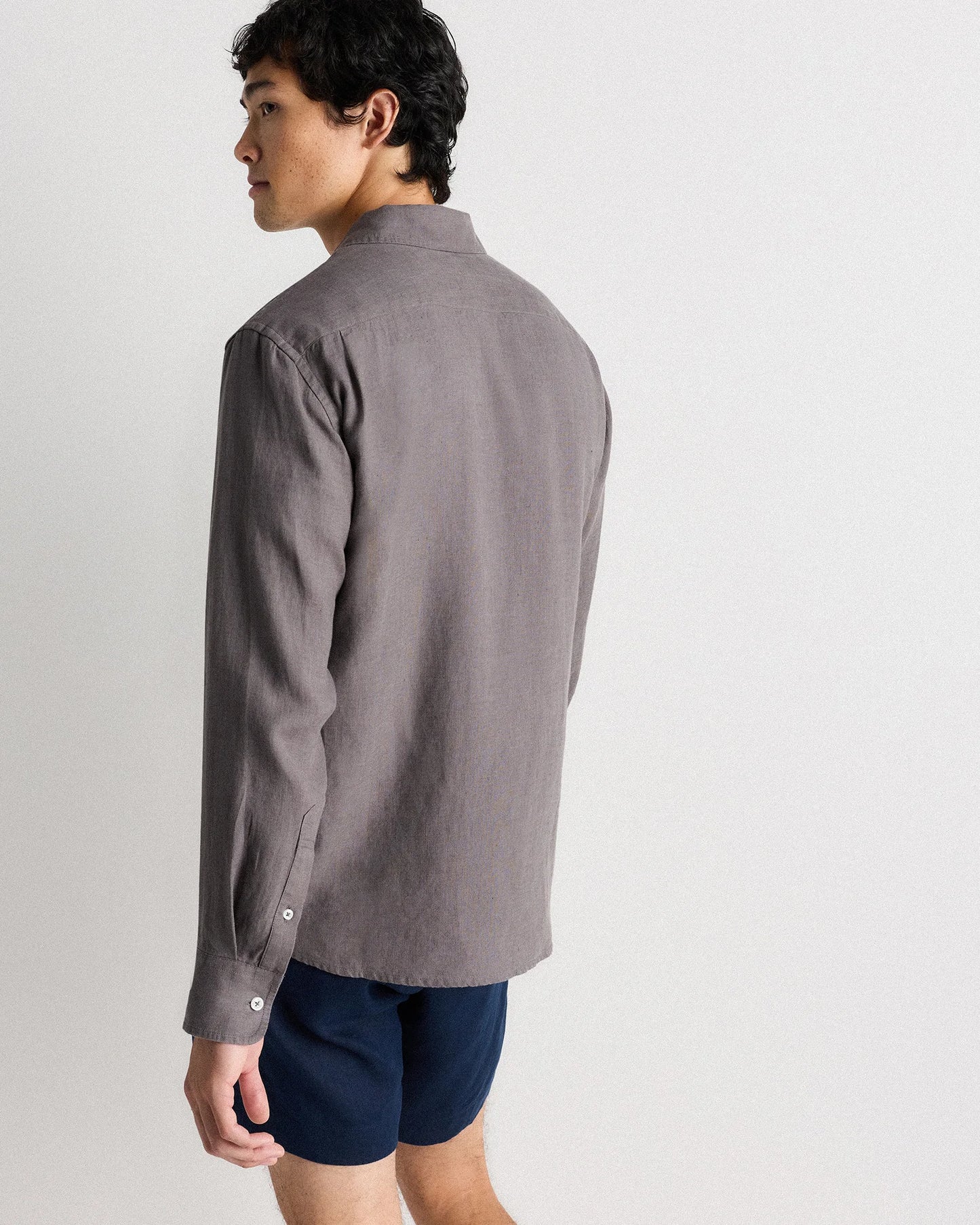 100% European Linen Relaxed Long Sleeve Pocket Shirt - S / Dark Gull Grey
