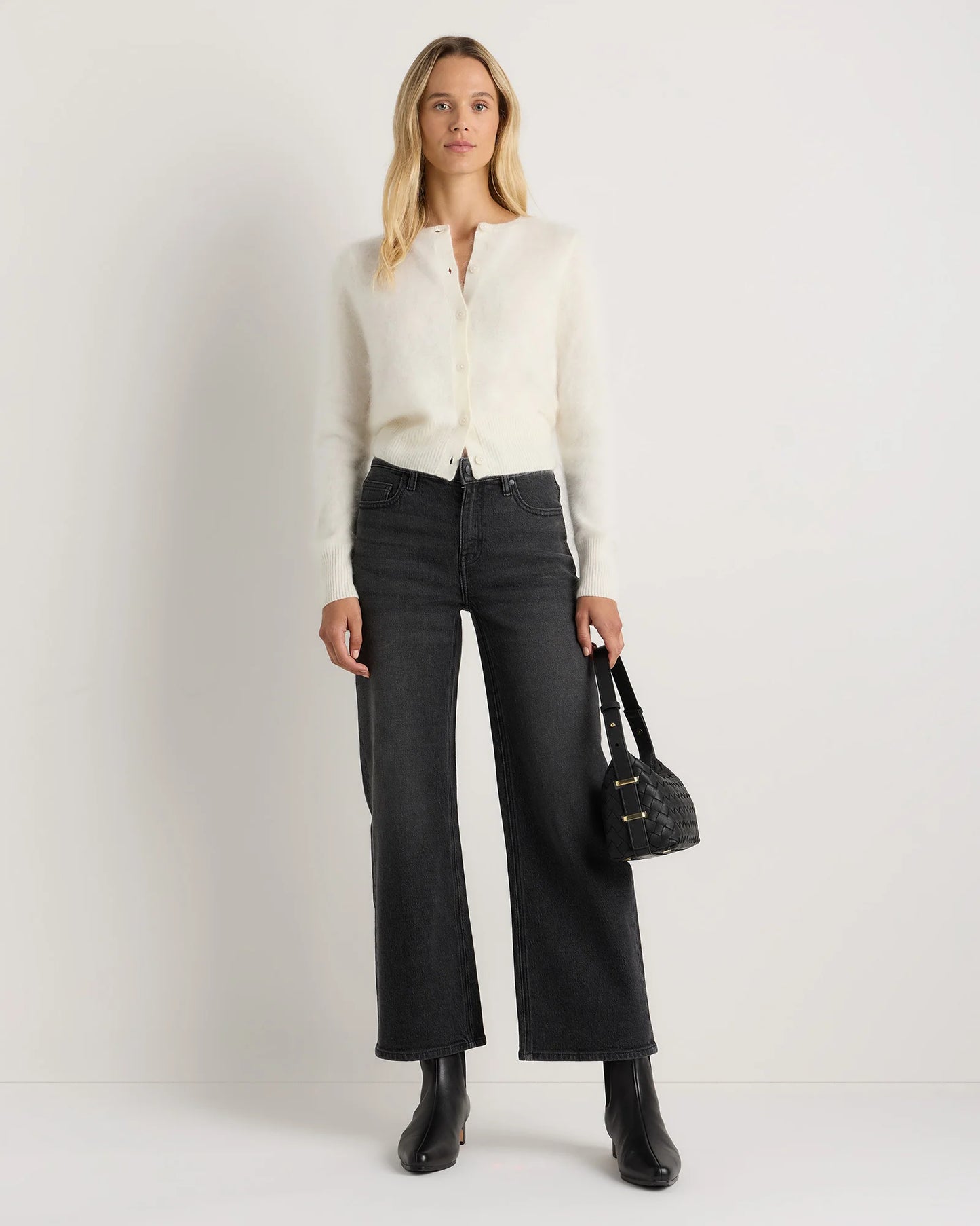 Luna Stretch Relaxed Straight Jeans - 24 / Cool Blue