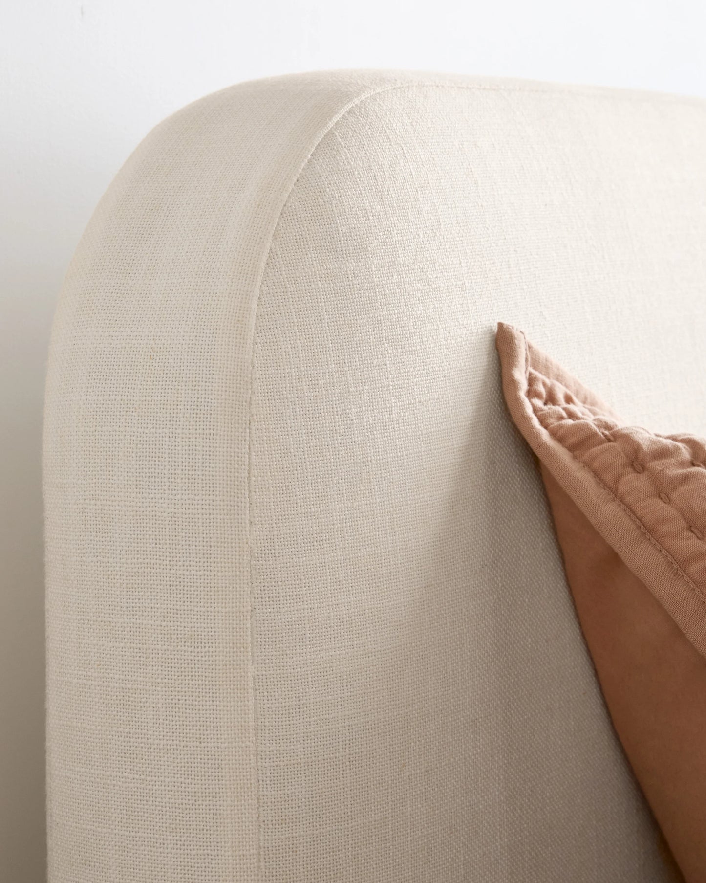 Curved Bed in Performance Linen - Full / Ivory