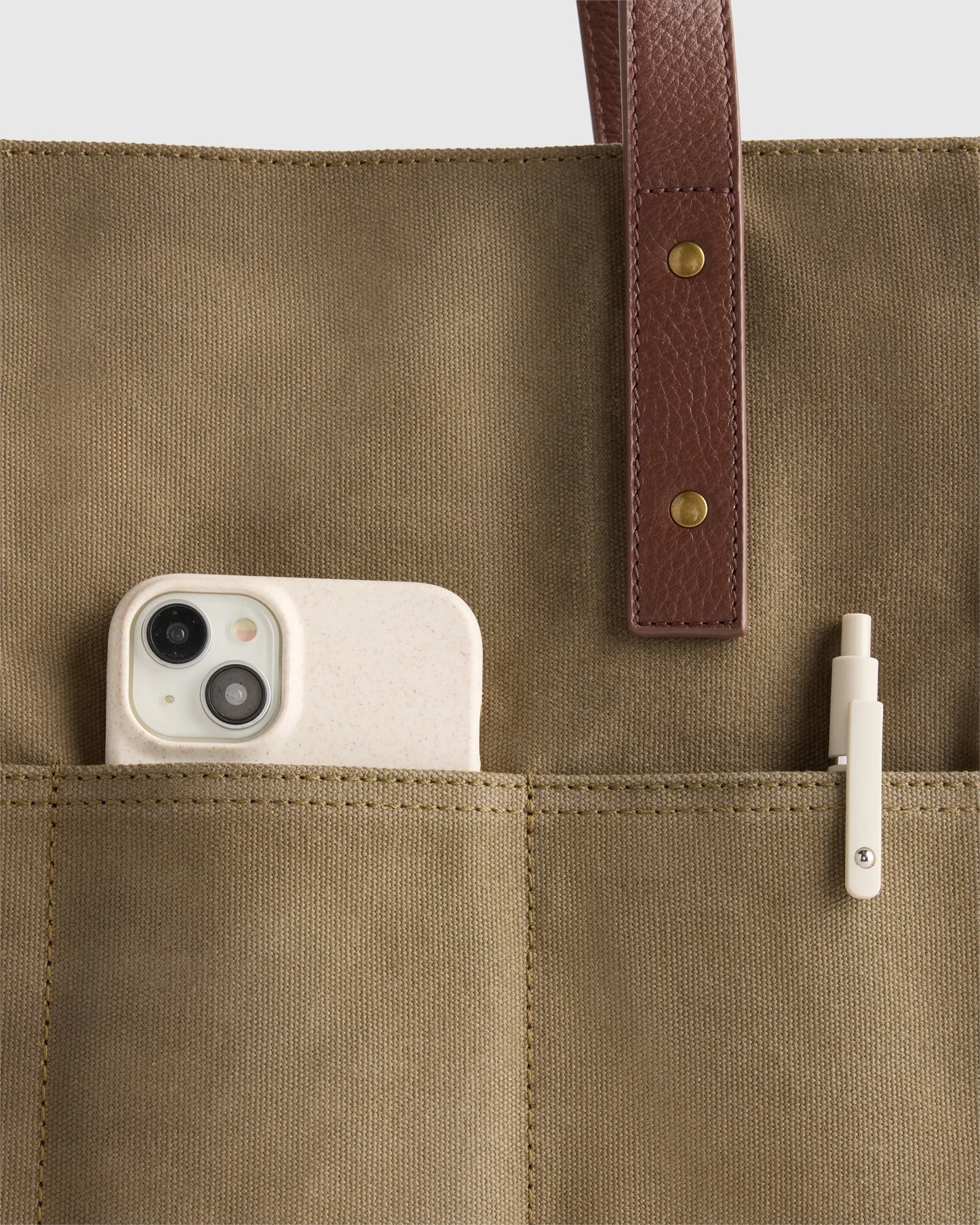 Waxed Canvas Utility Tote - One Size / Black