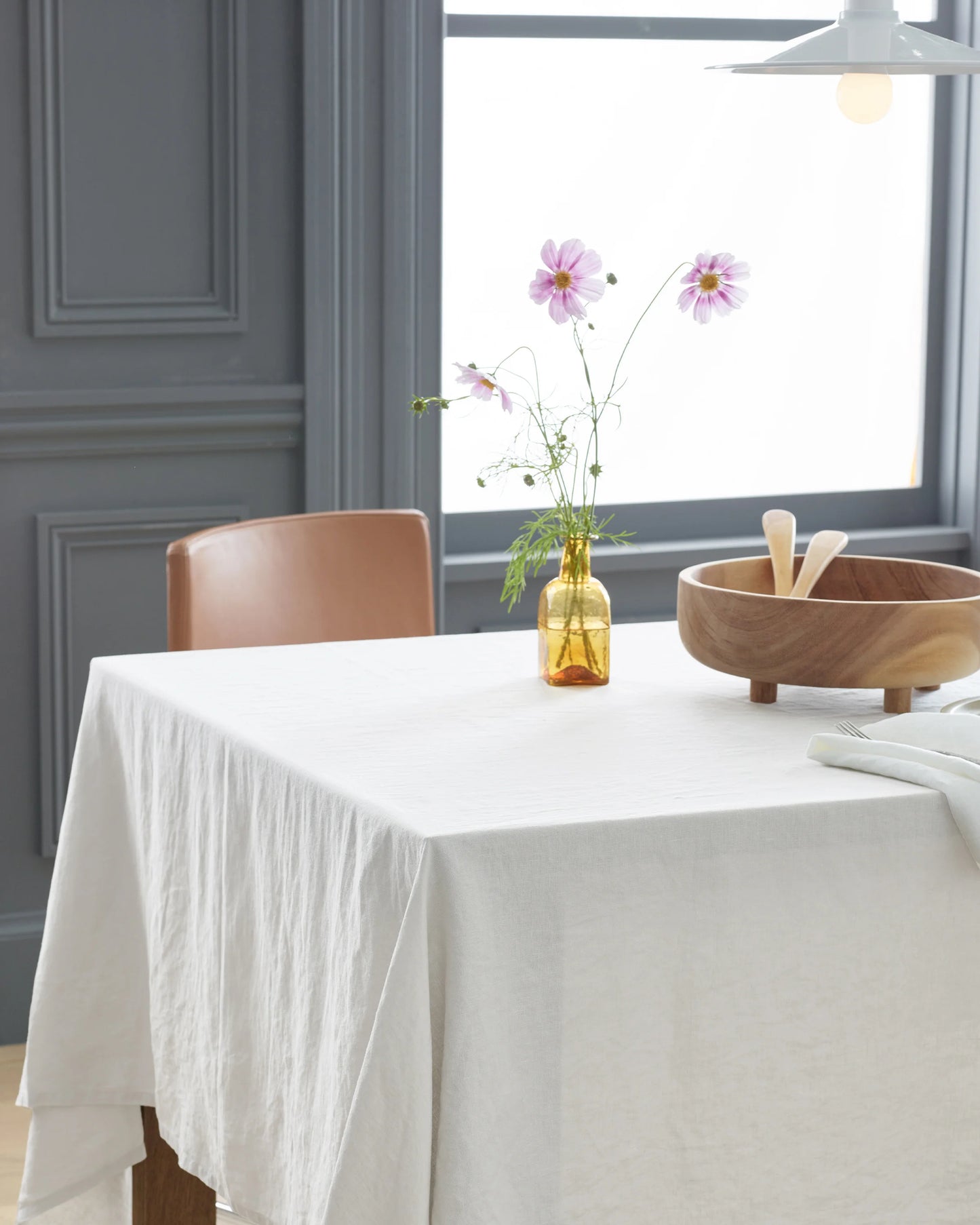 European Linen Tablecloth - 70x90" / Willowleaf Gingham
