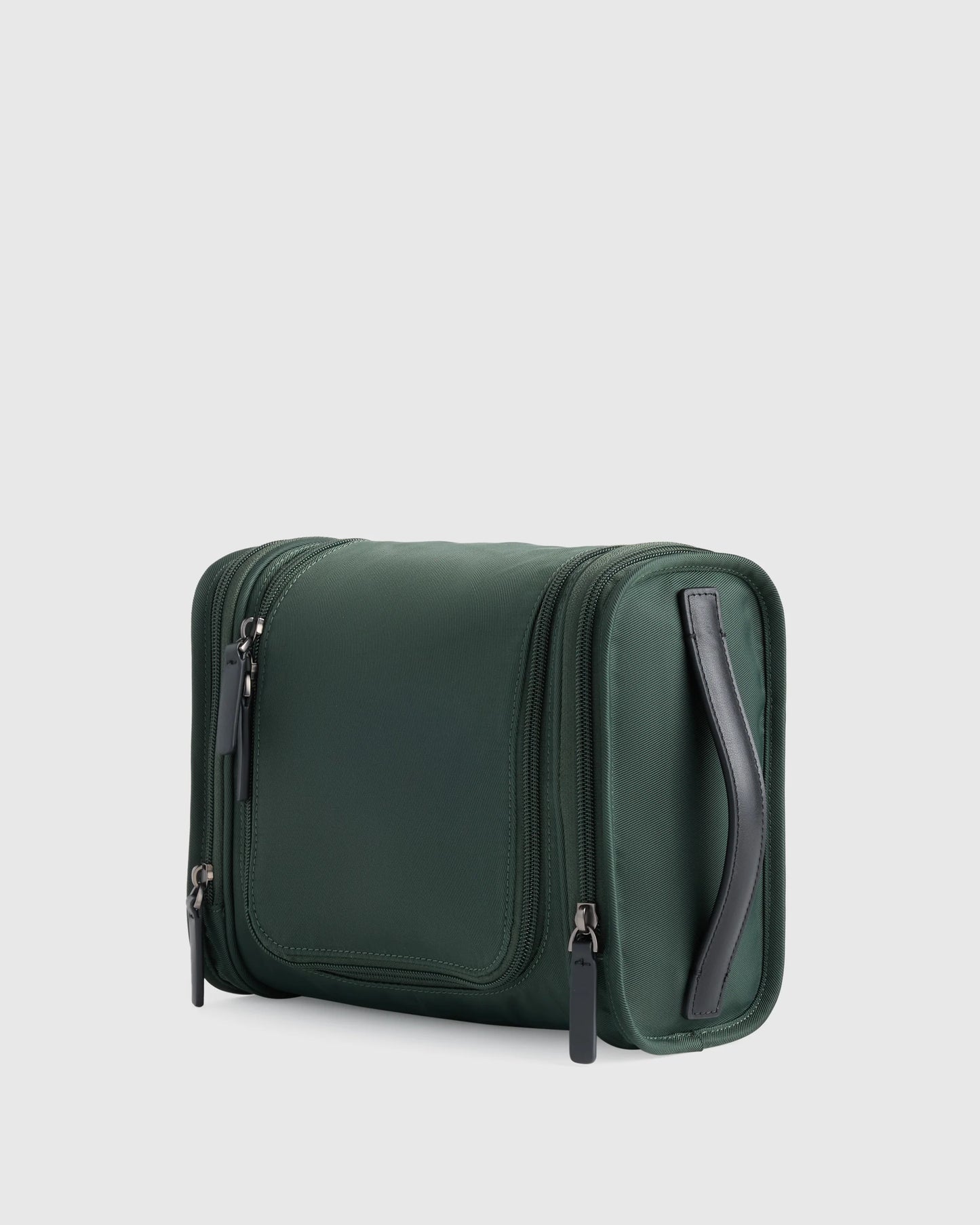 Voyage Nylon Hanging Toiletry Case - One Size / Navy
