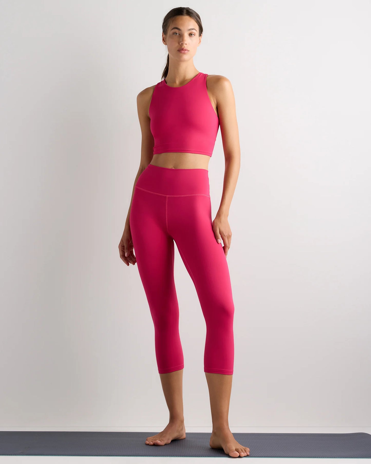 Ultra-Form High-Rise Capri - XS / Dark Coal
