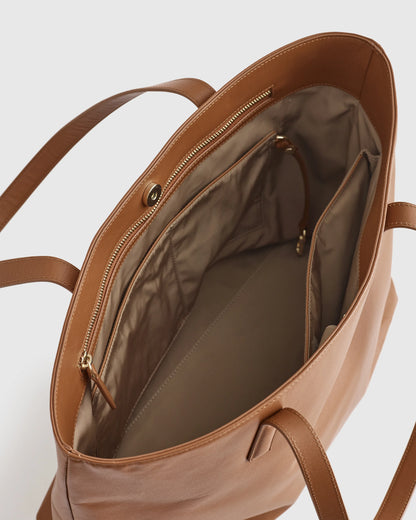 Classic Italian Leather Tote - One Size / Black