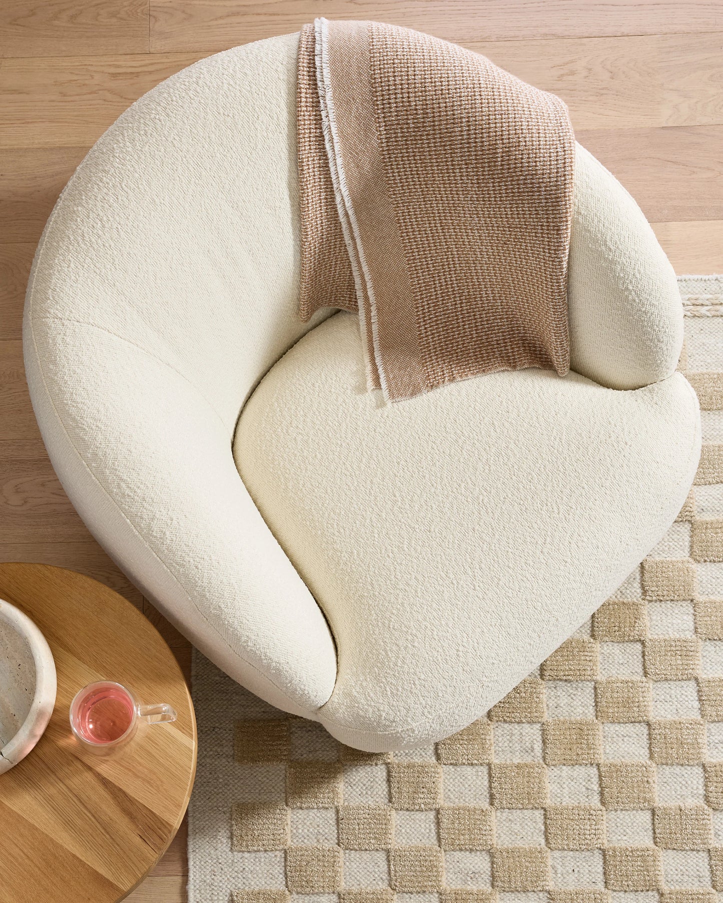 Performance Boucle Swivel Chair - One Size / Mocha Fog
