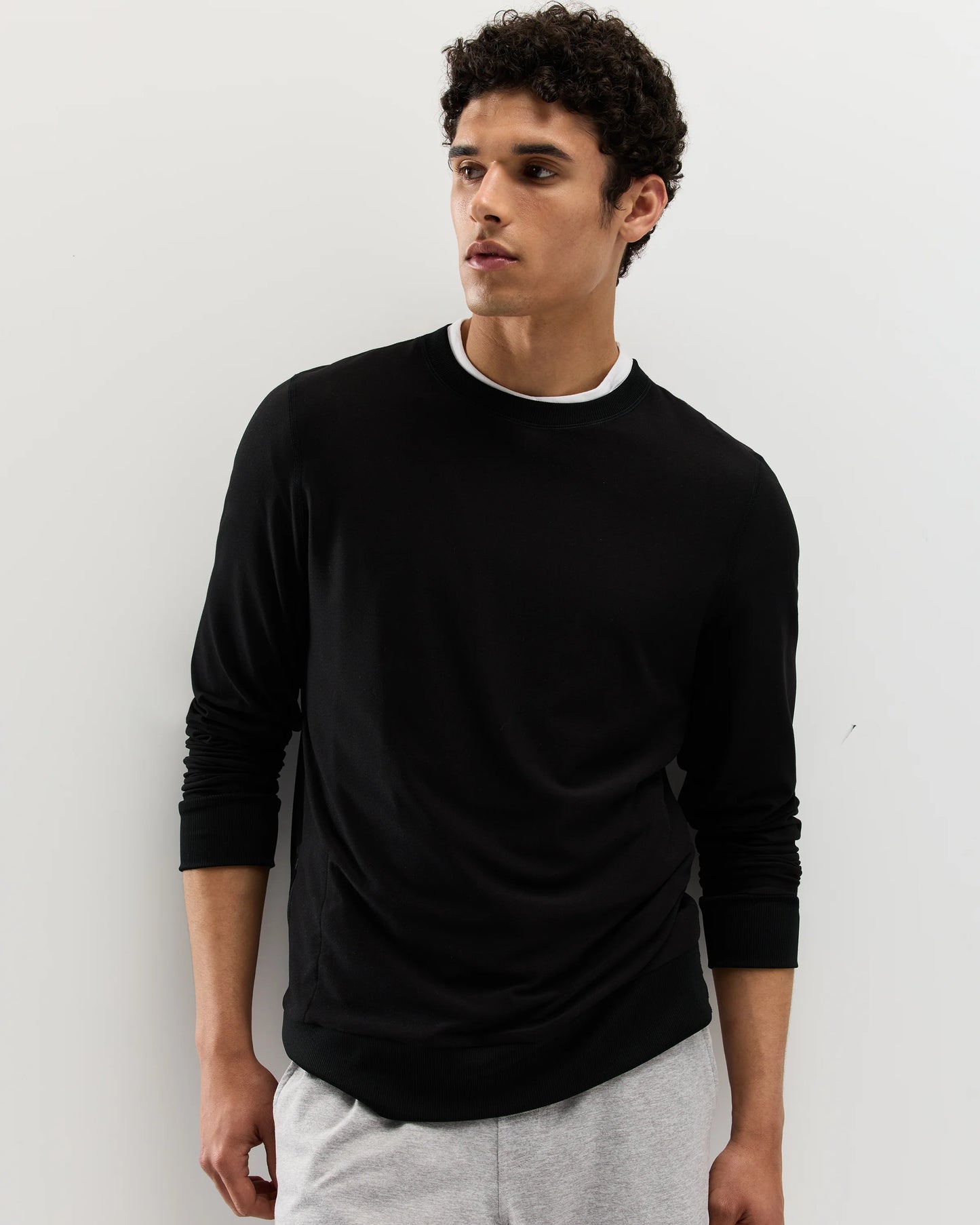 Flowknit Performance Crew Sweatshirt - S / Solid Chalk