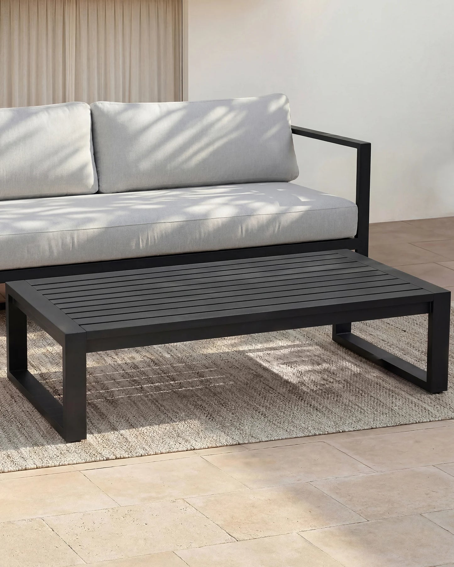 Linear Aluminum Outdoor Coffee Table - One Size / Dark Charcoal