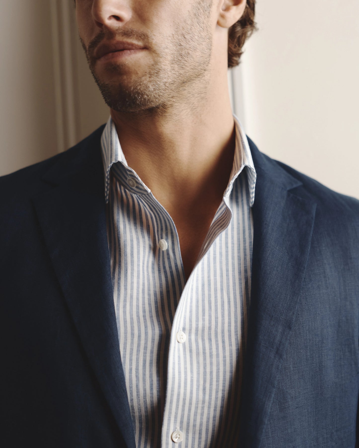 100% European Linen Wrinkle-Resistant Dress Shirt - S / Chambray Blue