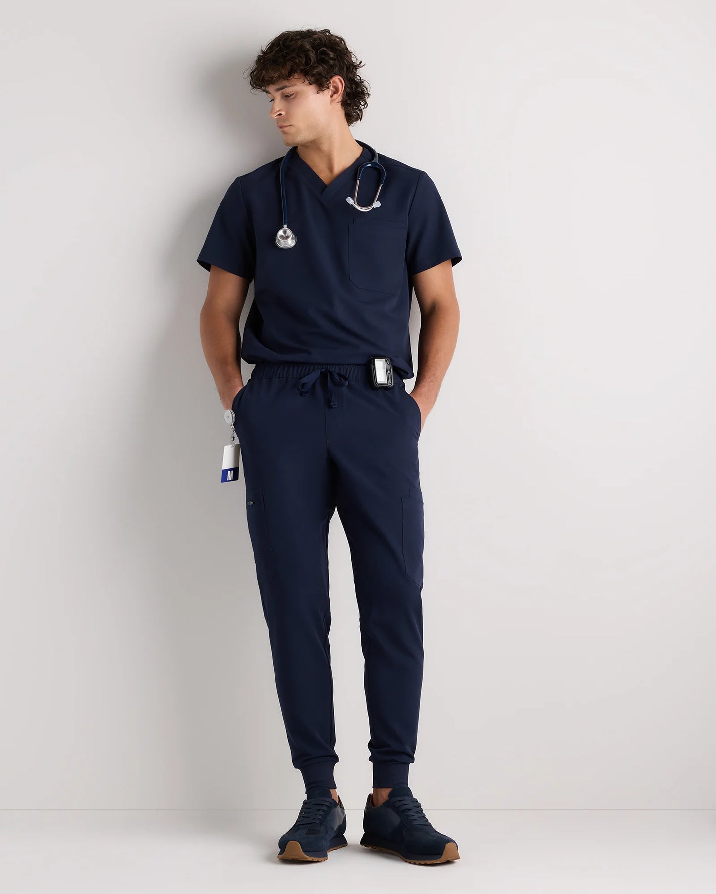 AeraFlex Scrub Joggers - S / Bold Black