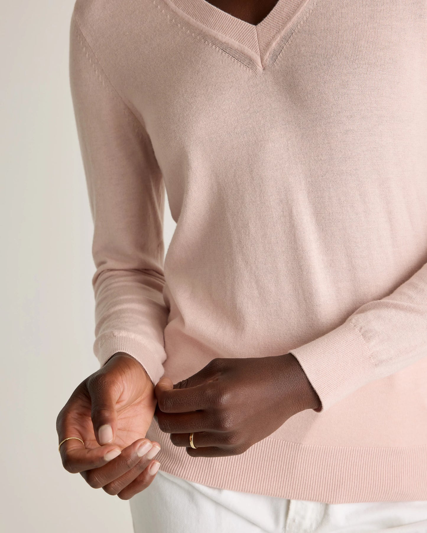 Lightweight Cotton Cashmere V-Neck Sweater - XS / Sugar Stone