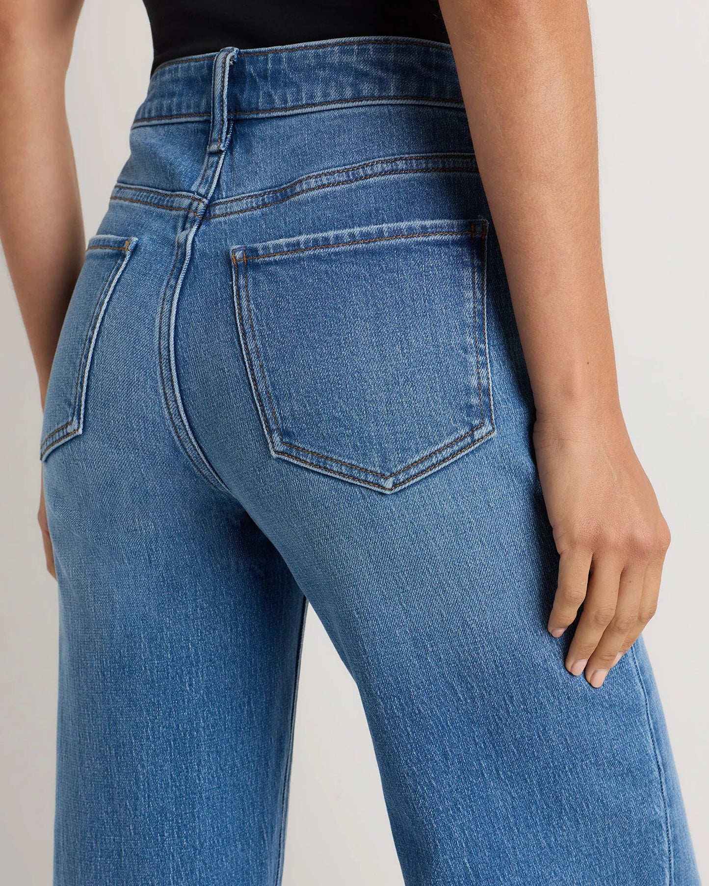 Luna Stretch Relaxed Straight Jeans - 24 / Cool Blue