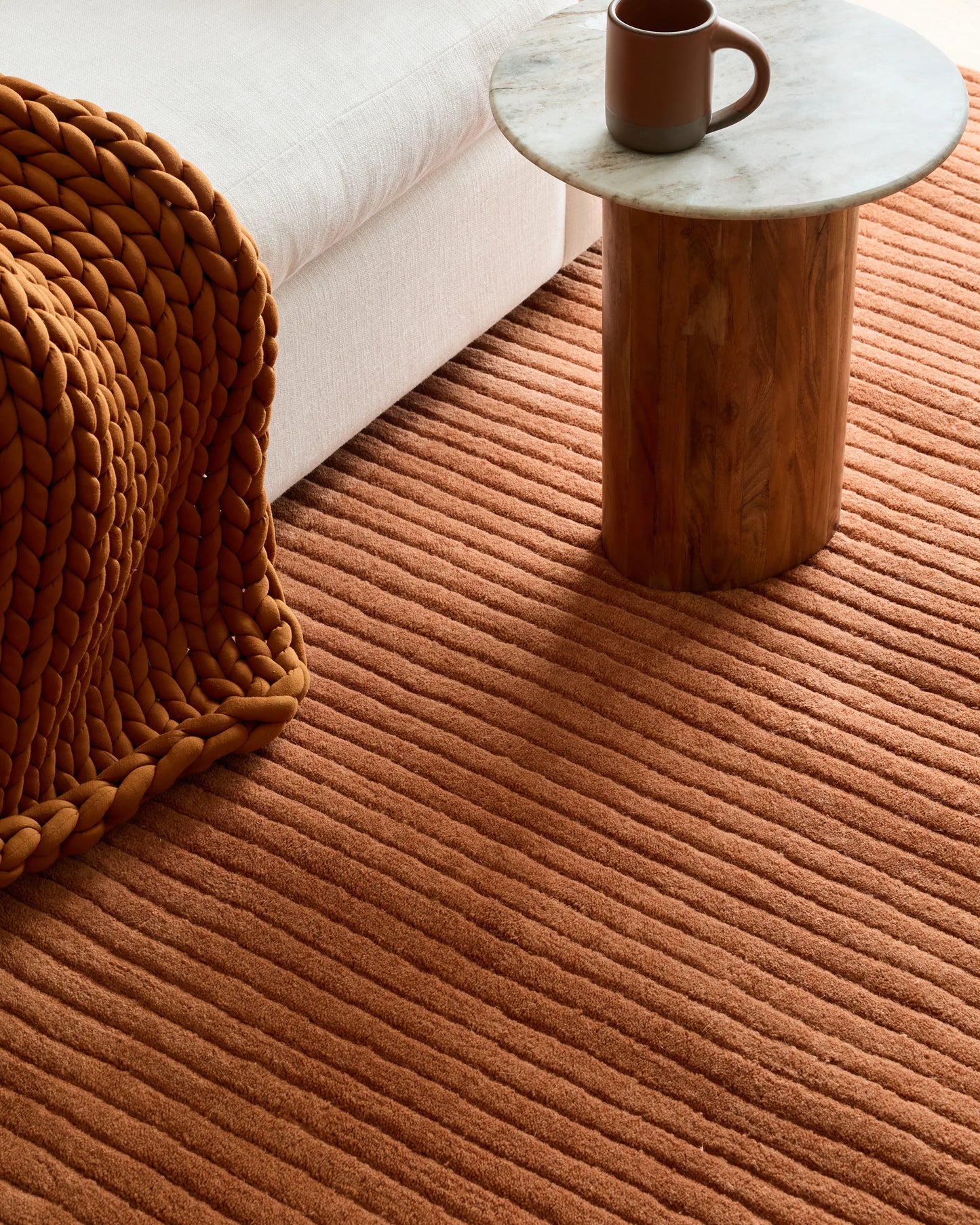 Remington Hand-Loomed Wool Rug - 2' x 4' / Rust