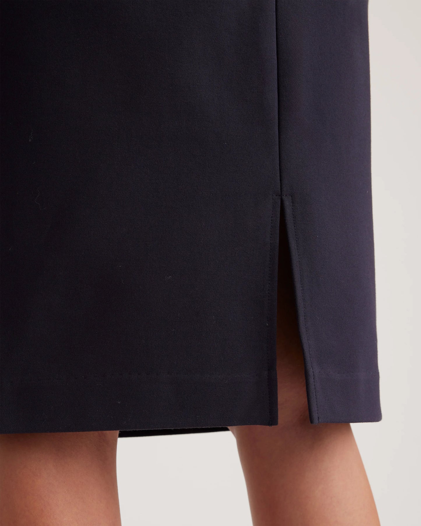 Ultra-Stretch Ponte Pencil Skirt - XS / Charcoal