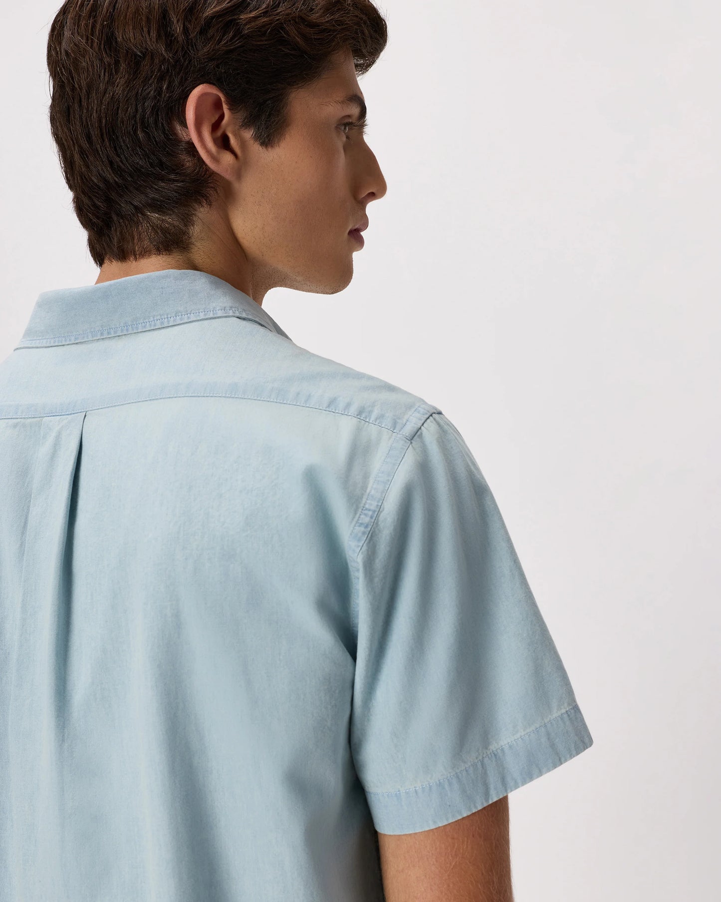 100% Organic Chambray Short Sleeve Shirt - S / Light Chambray