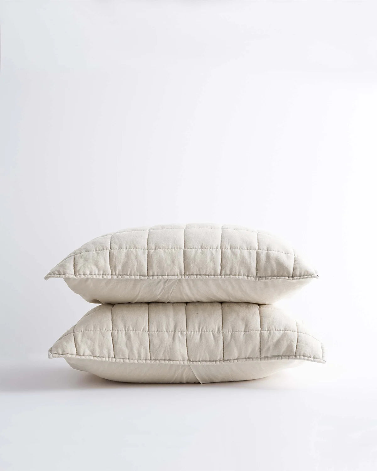 European Linen Box Quilted Sham Set - Standard / White