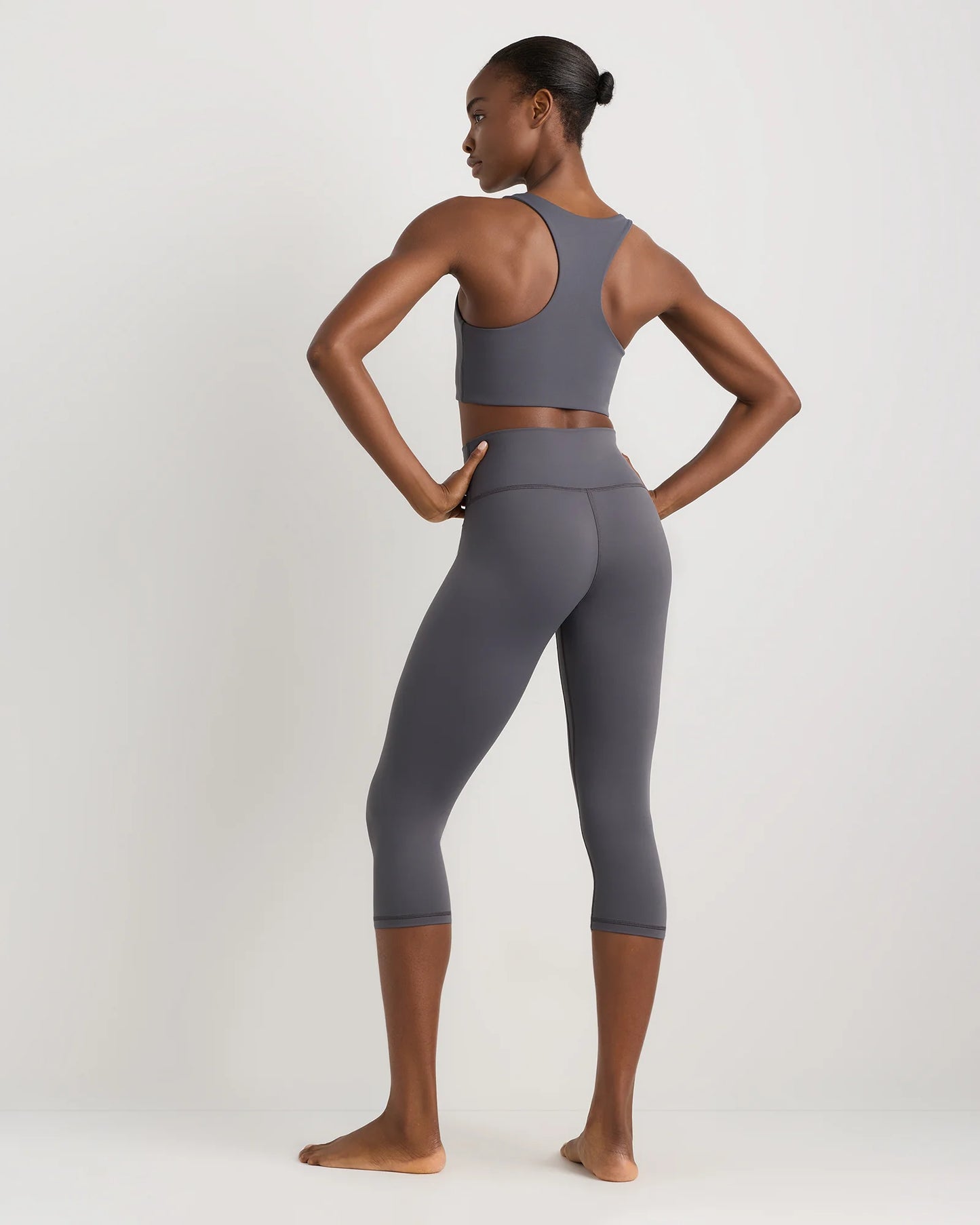 Ultra-Form High-Rise Capri - XS / Dark Coal