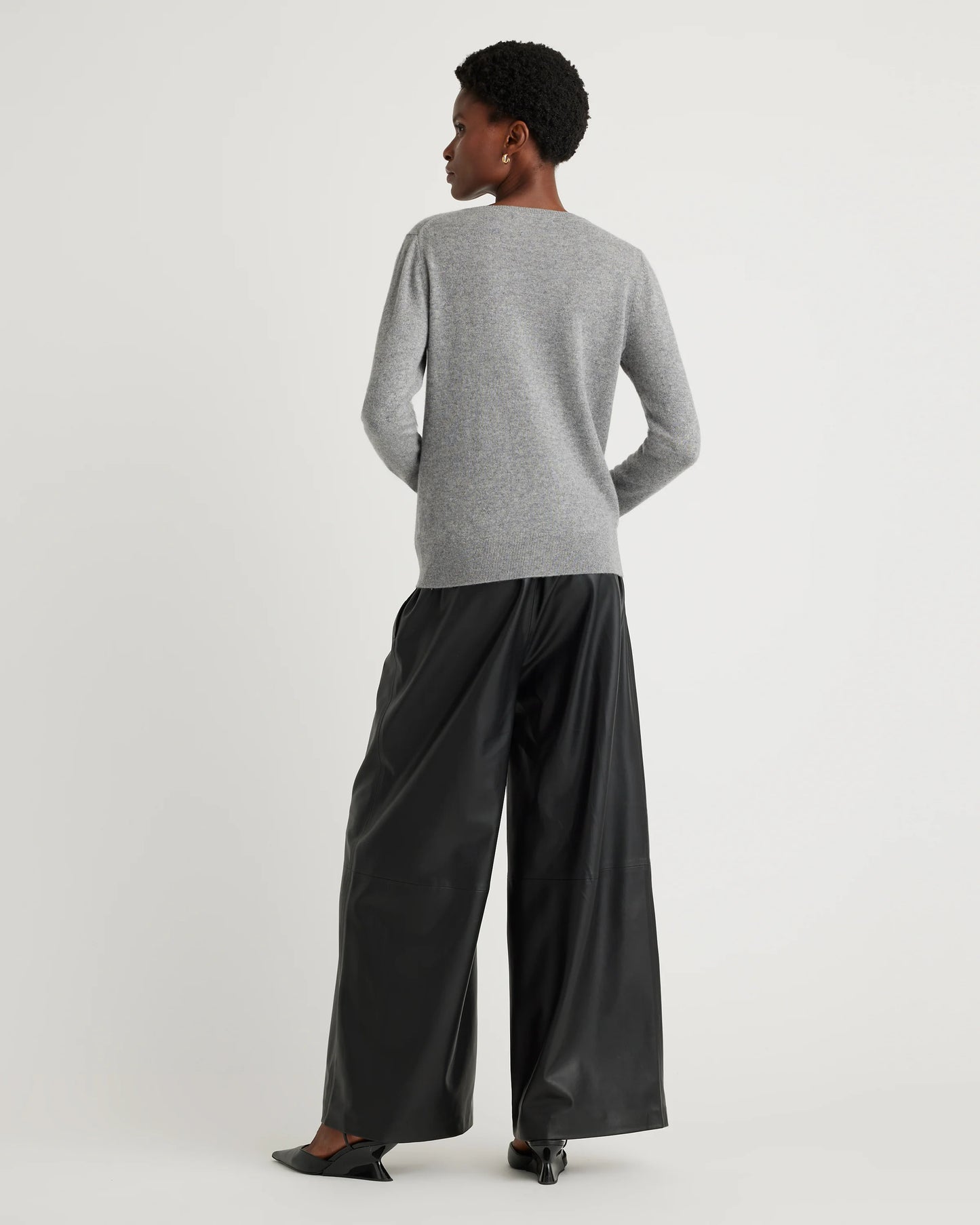Mongolian Cashmere V-Neck Sweater - XS / Rich Burgundy