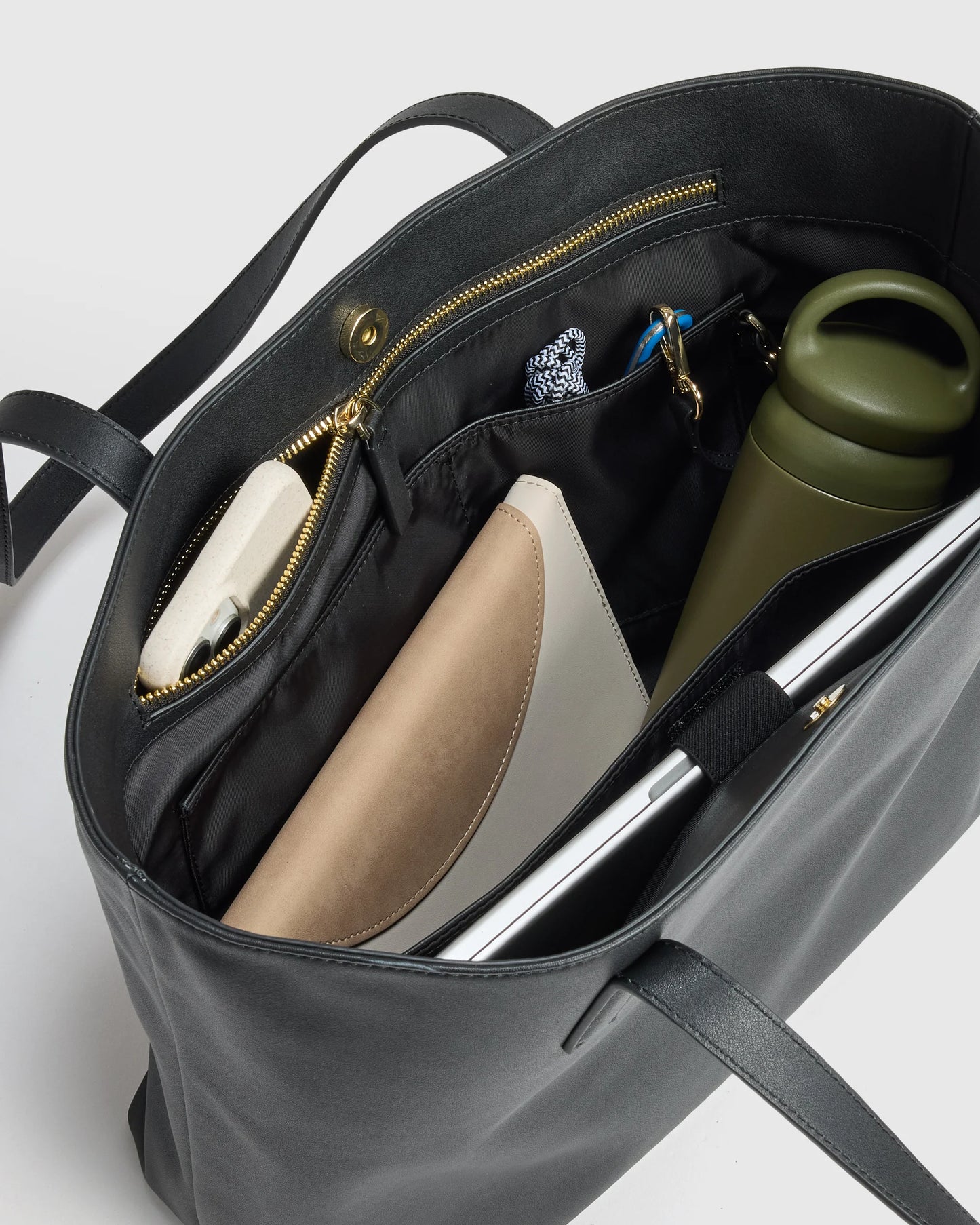 Classic Italian Leather Tote - One Size / Black