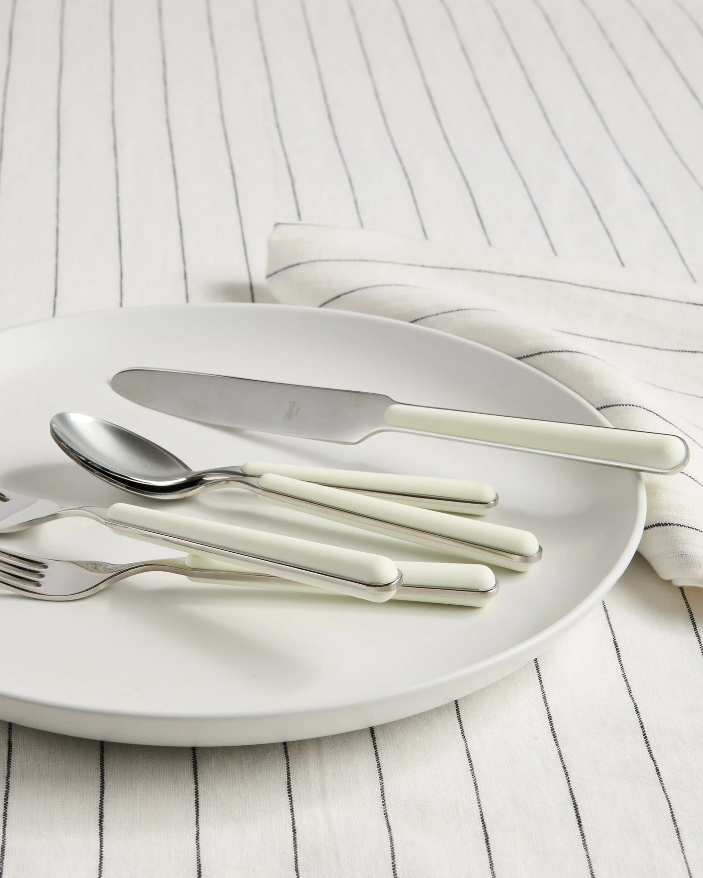 Fantasia Flatware 20-Pc Set by Mepra - One Size / Porcelain