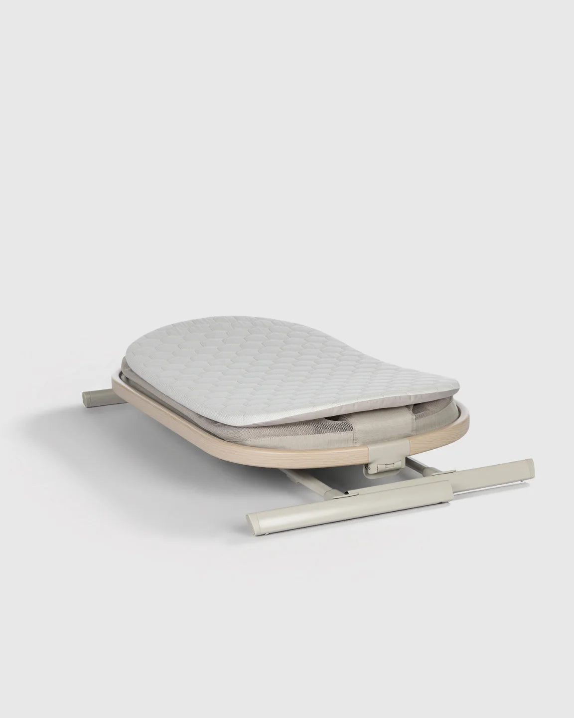 Iora Bedside Bassinet by Maxi-Cosi - One Size / Classic Oat
