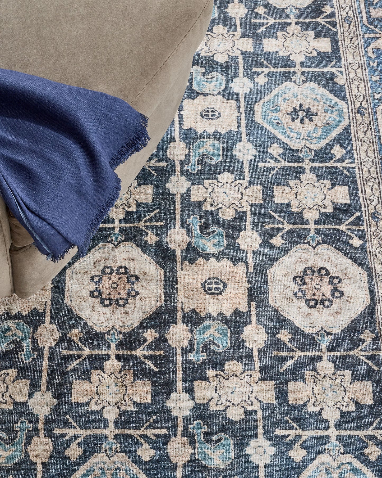 Calder Washable Rug - 3'9" x 5'6" / Navy