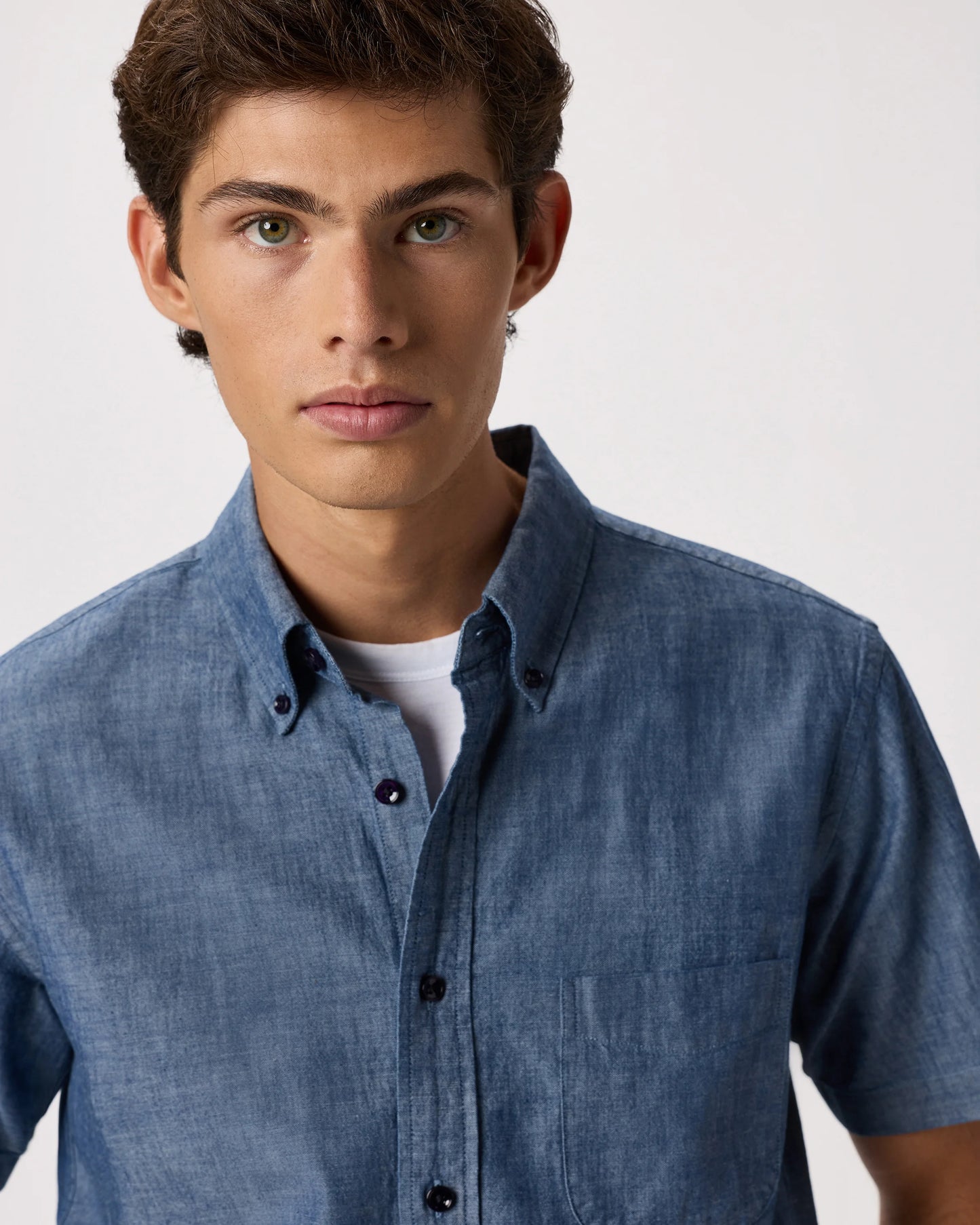 100% Organic Chambray Short Sleeve Shirt - S / Light Chambray