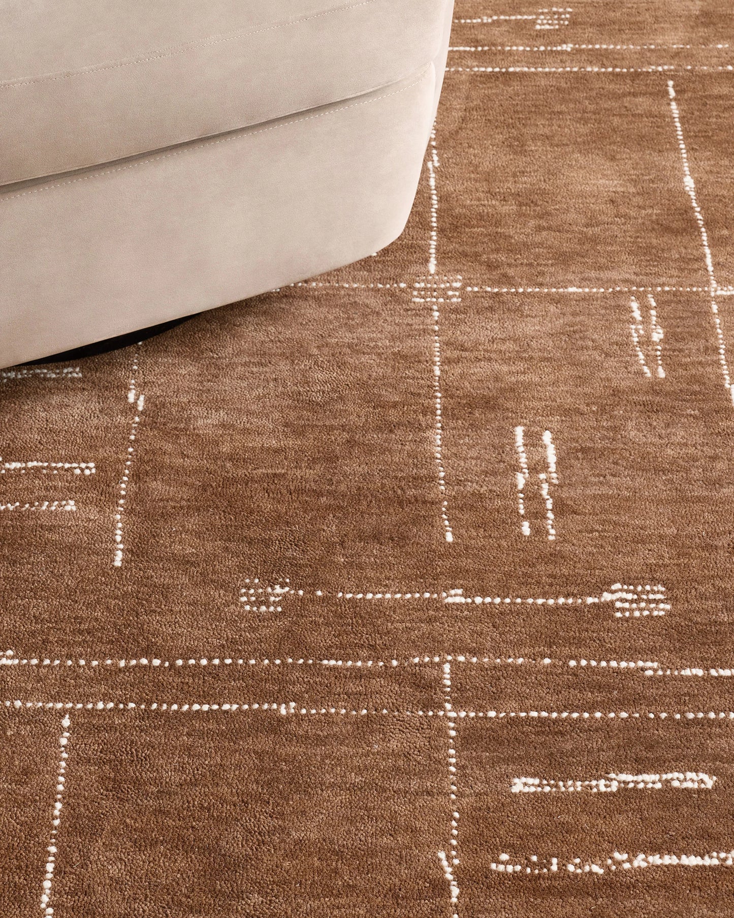 Carson Wool Rug - 3' x 5' / Brown