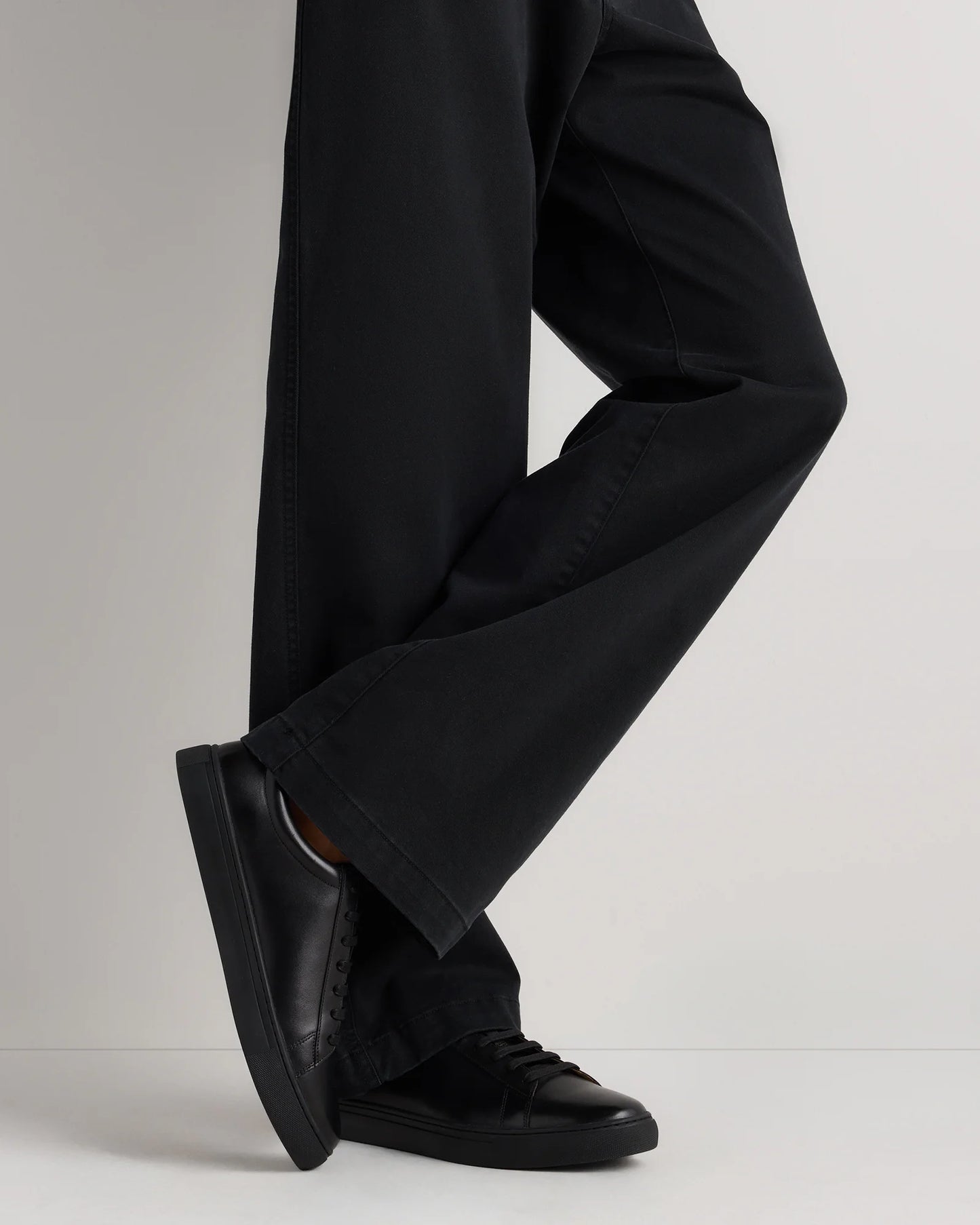 Italian Leather Everyday Sneaker - 7 / Black/Black