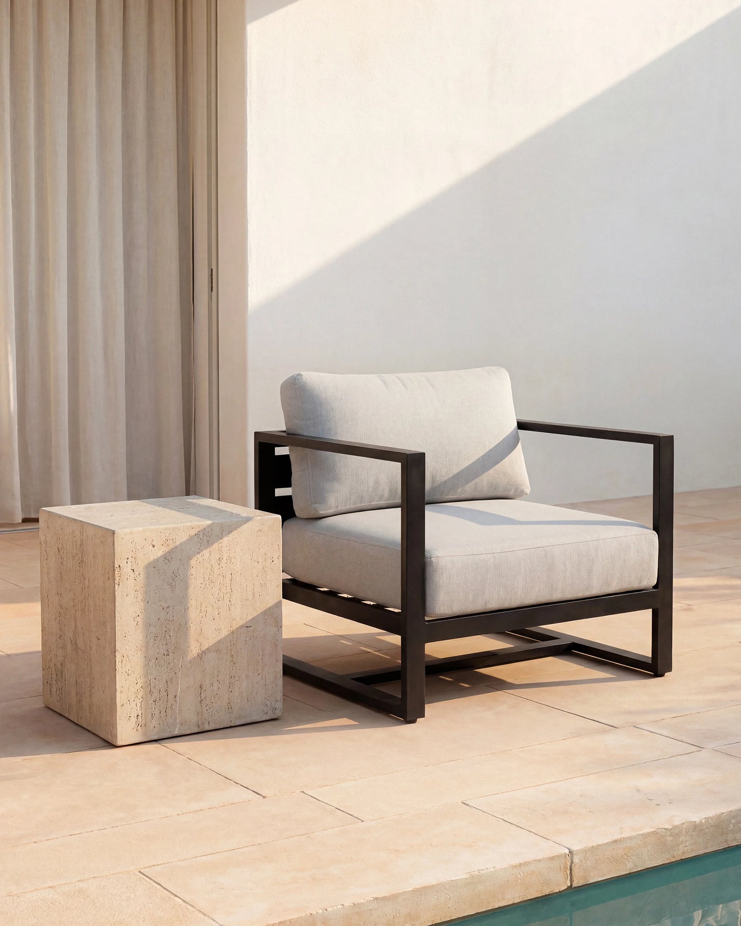 Linear Aluminum Outdoor Lounge Chair - One Size / Dark Charcoal