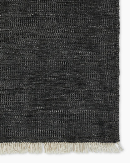 Sloane Indoor/Outdoor Rug - 5' x 8' / Silver