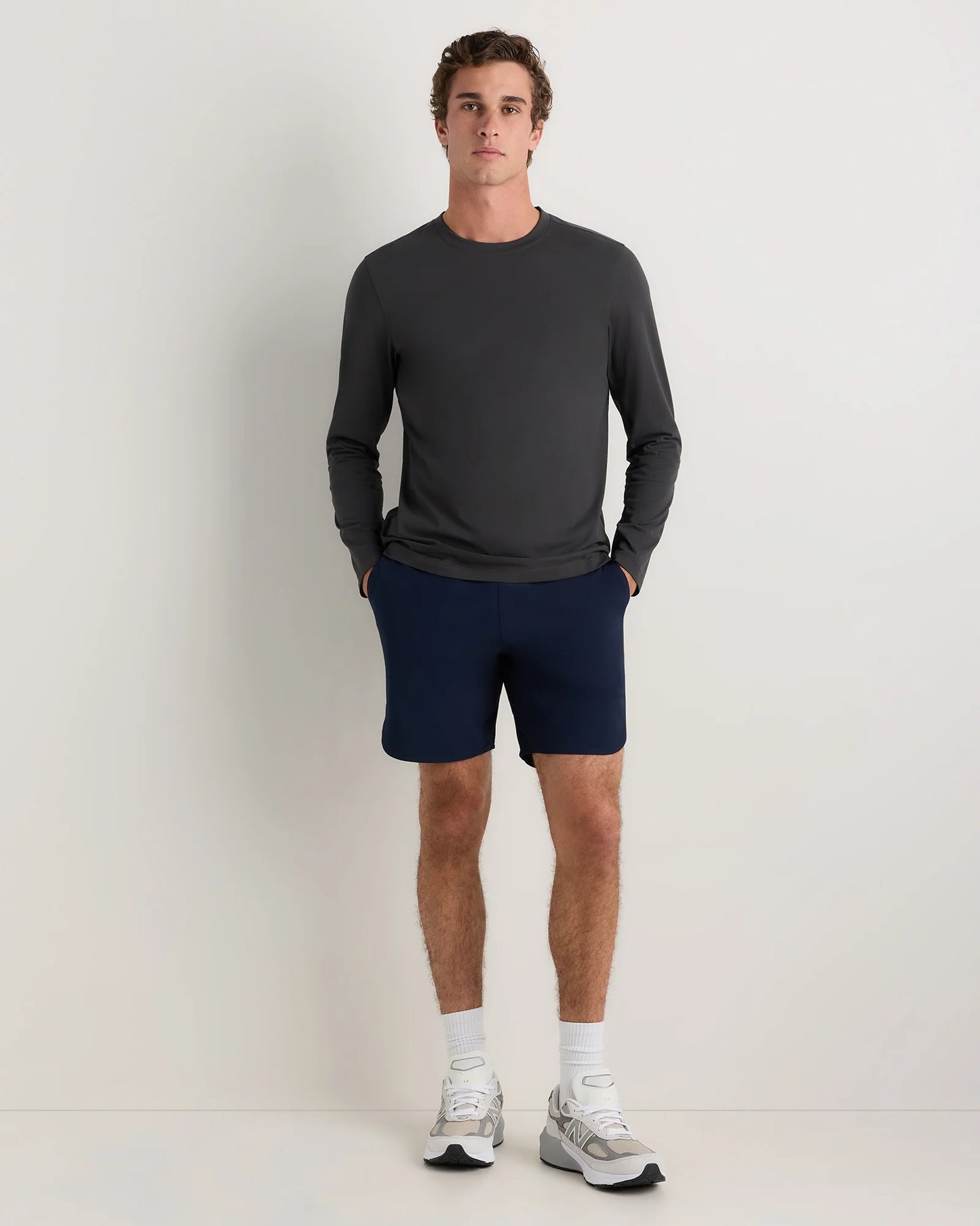 Studio Performance Long Sleeve Tee - S / Black