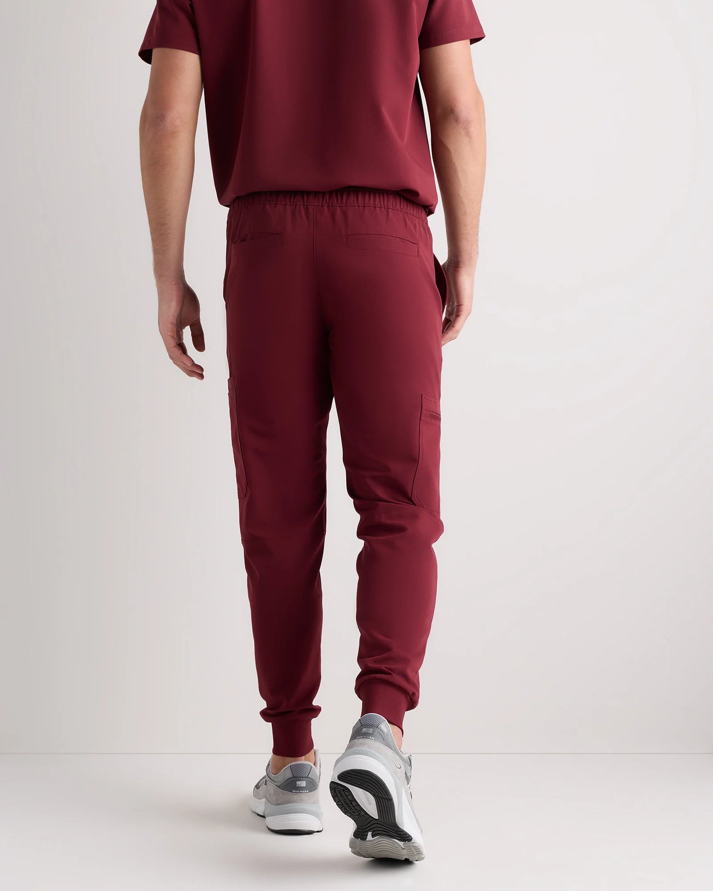 AeraFlex Scrub Joggers - S / Bold Black