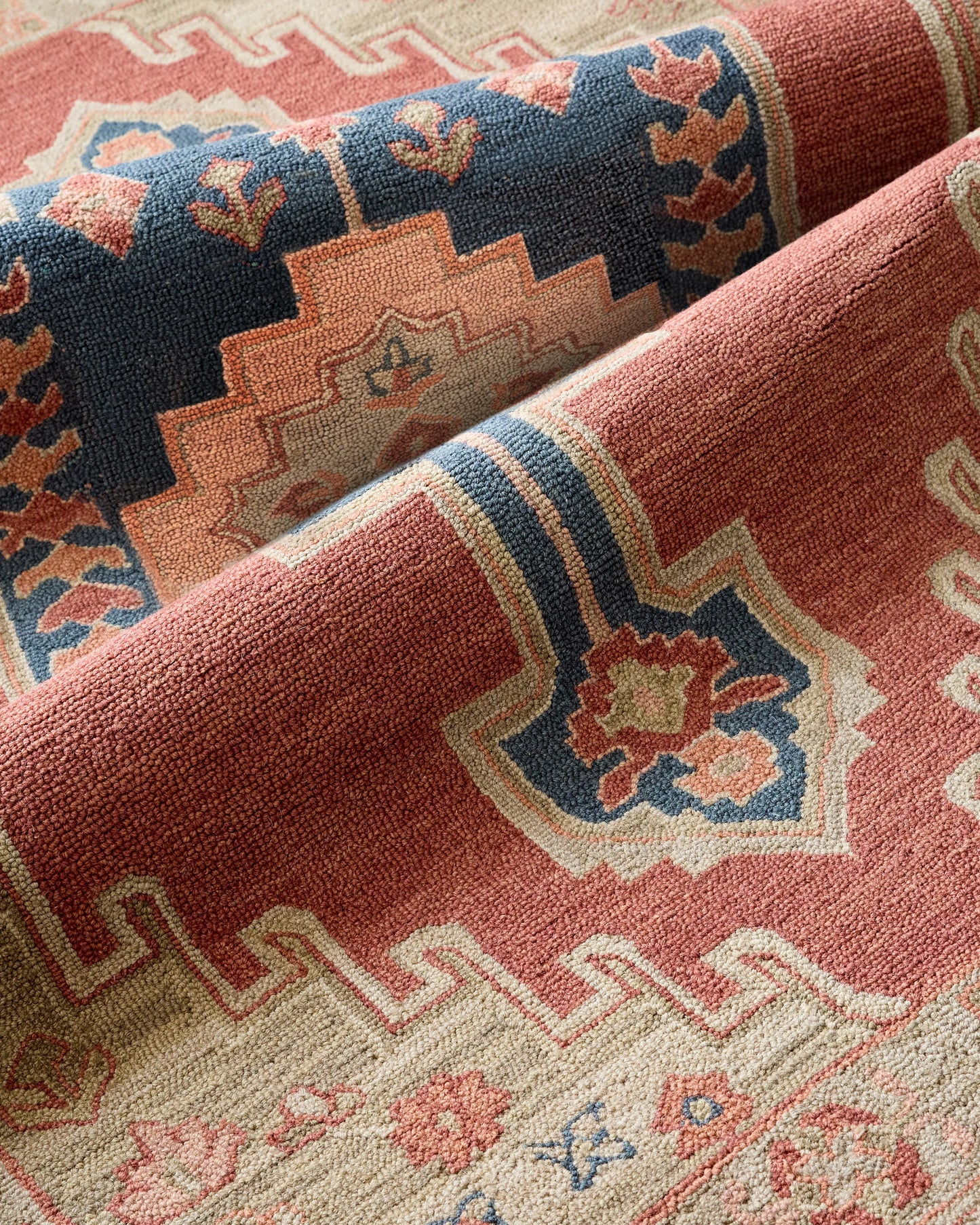 Lilia Wool Rug - 3' x 5' / Red