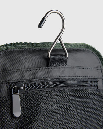 Voyage Nylon Hanging Toiletry Case - One Size / Navy