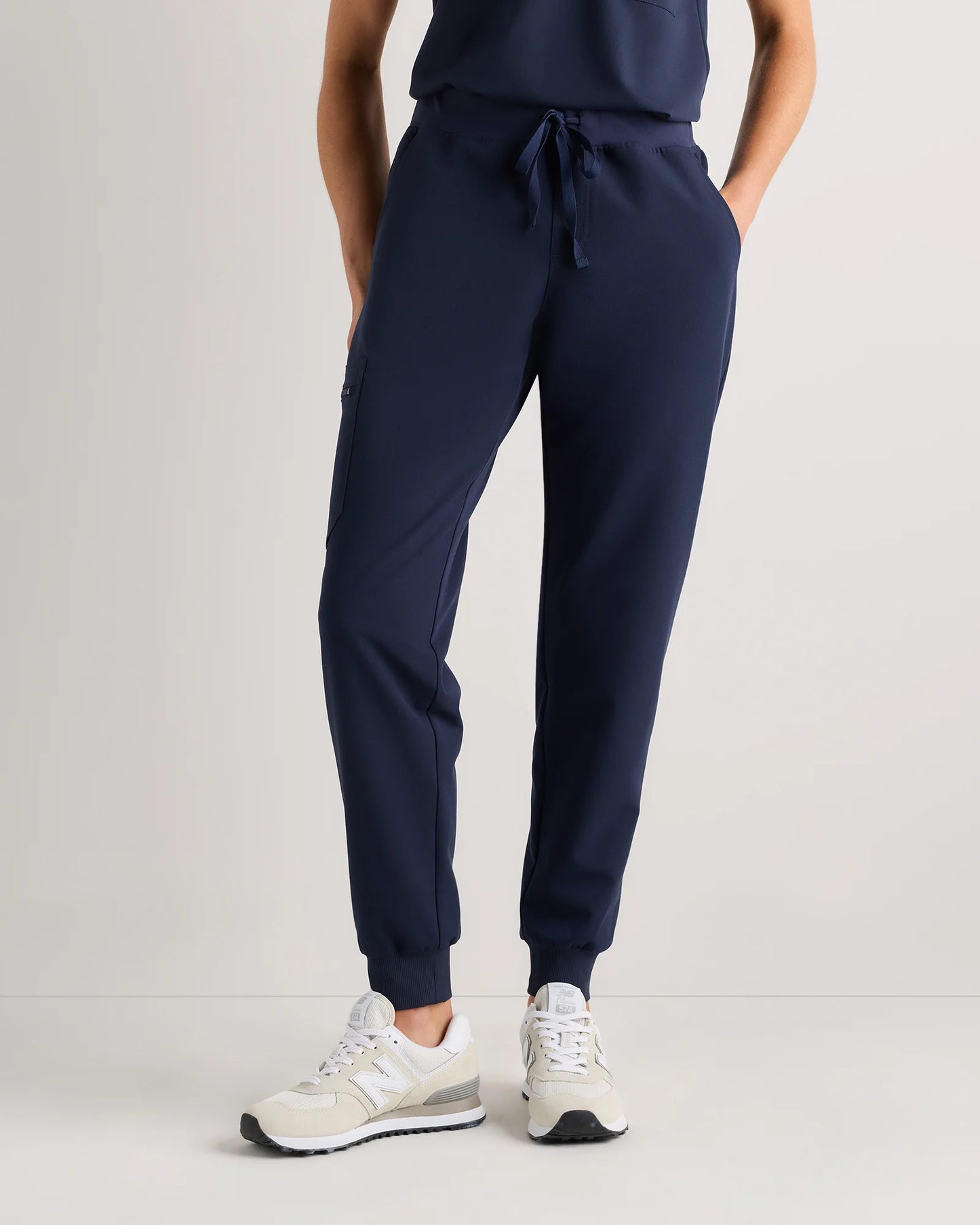 AeraFlex Scrub Joggers - XS / Bold Black