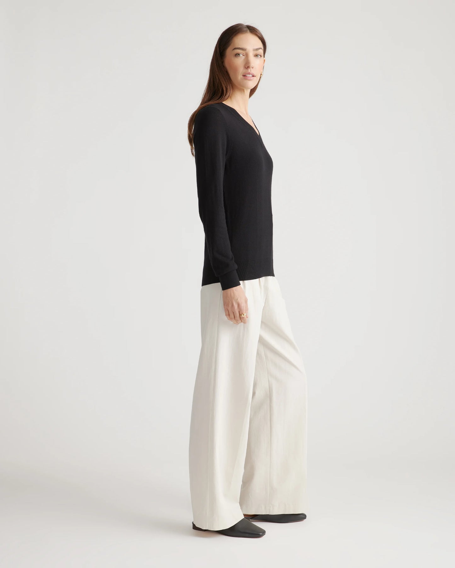 Lightweight Cotton Cashmere V-Neck Sweater - XS / Sugar Stone