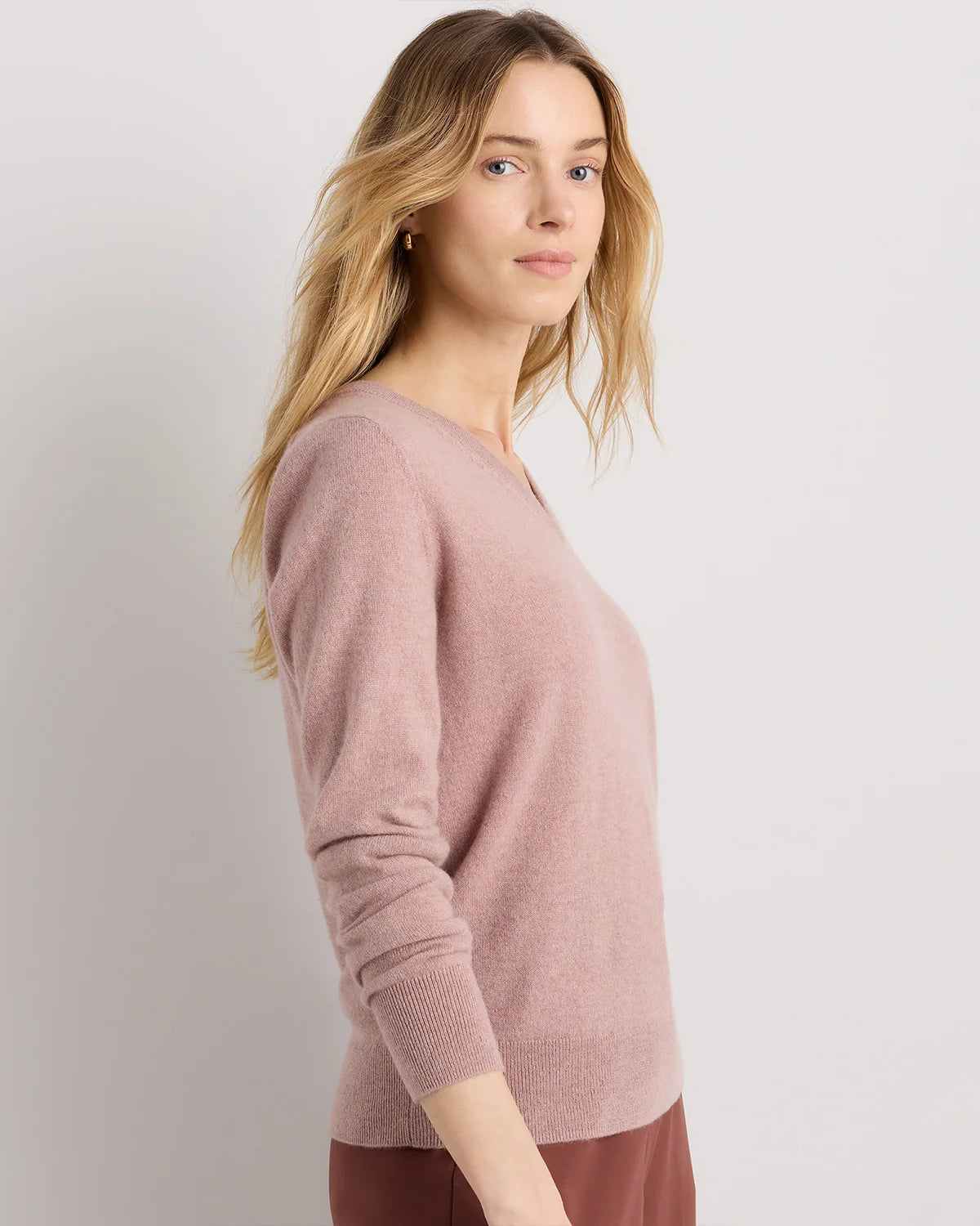 Mongolian Cashmere V-Neck Sweater - XS / Rich Burgundy