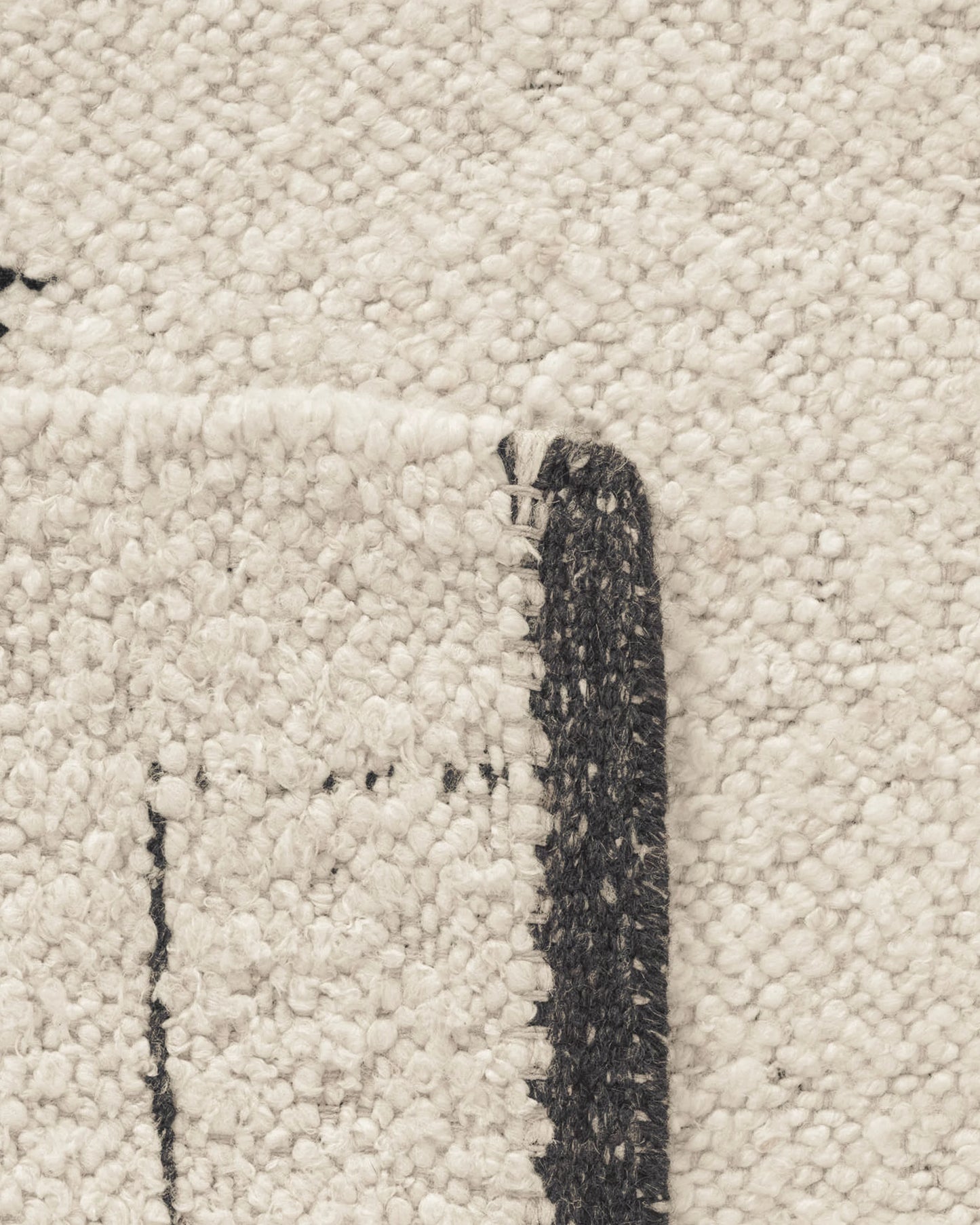 Saira Hand-Loomed Wool Rug - 5' x 8' / Charcoal