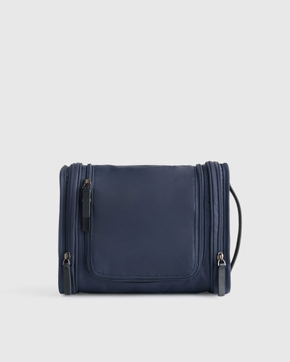 Voyage Nylon Hanging Toiletry Case - One Size / Navy