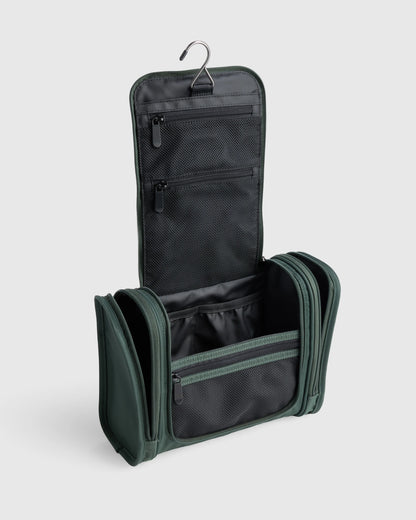 Voyage Nylon Hanging Toiletry Case - One Size / Navy