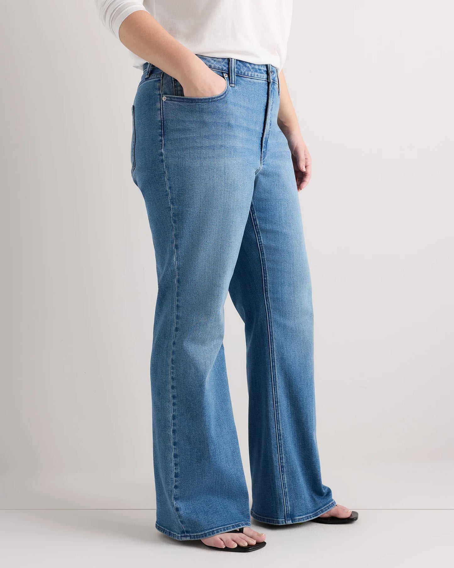 Luna Stretch Flare Jeans - 33 / Seaside Blue