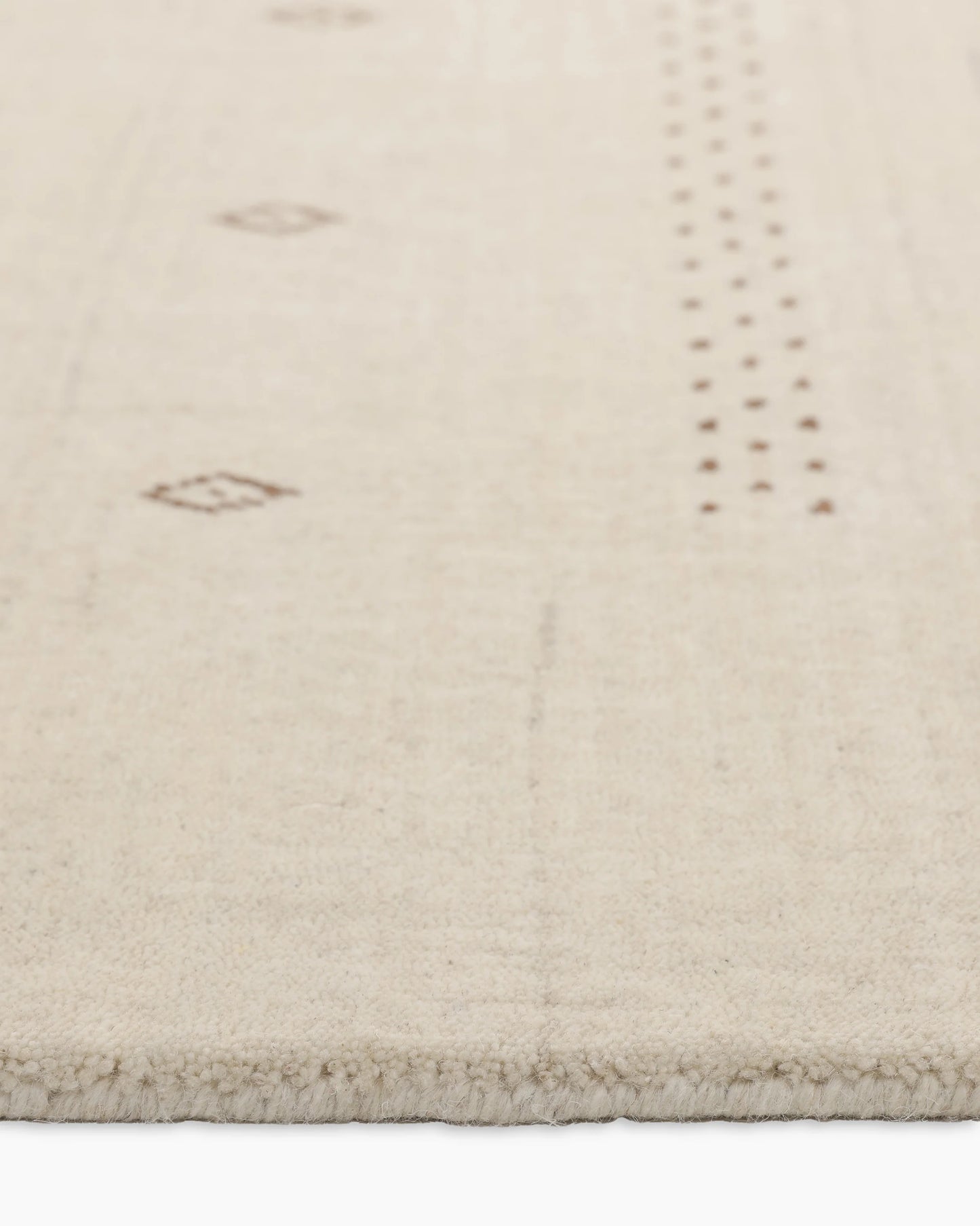 Dakota Hand-Loomed Wool Rug - 4' x 6' / Ivory