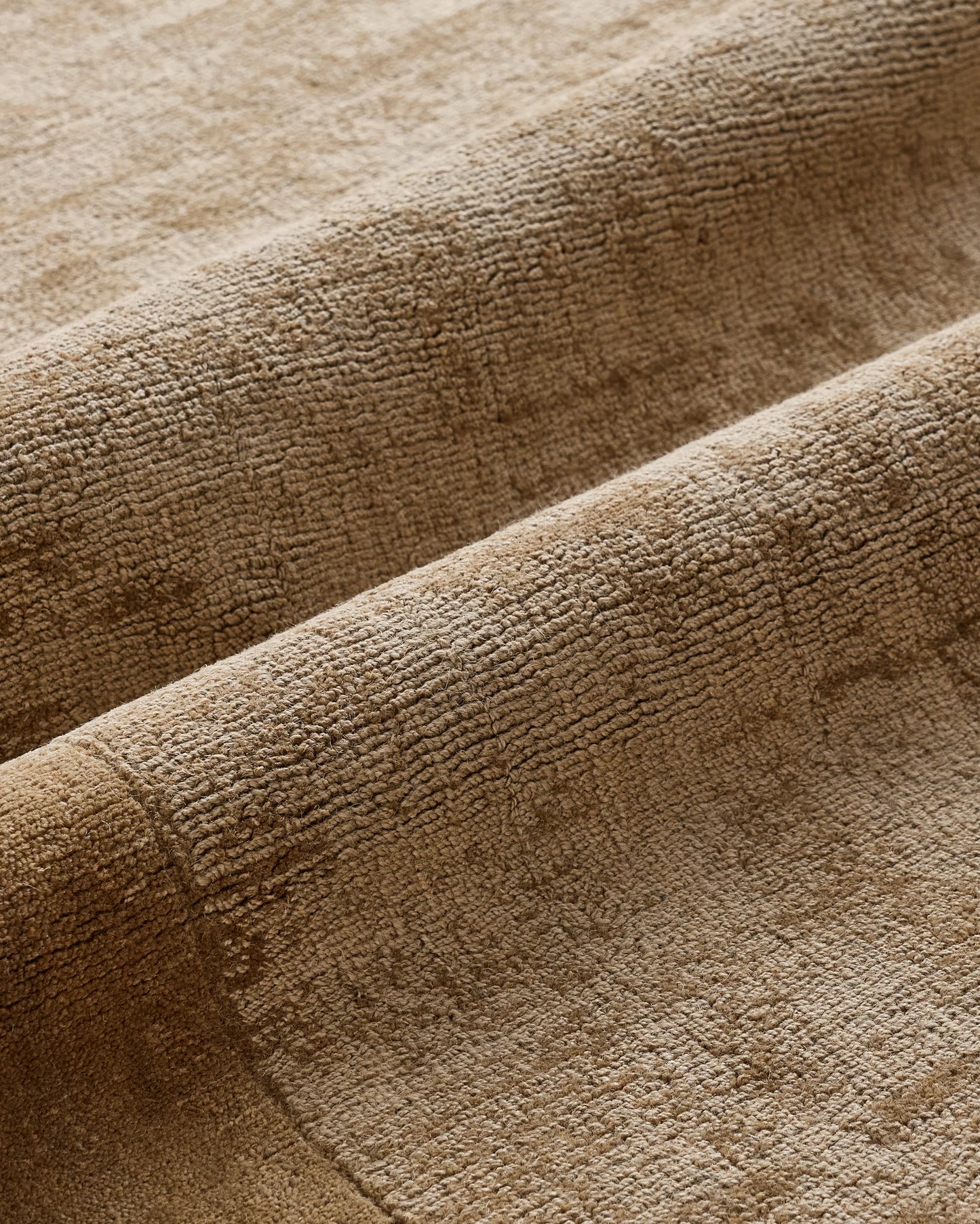 Levi Hand-Loomed Jute Rug - 5' x 8' / Brown