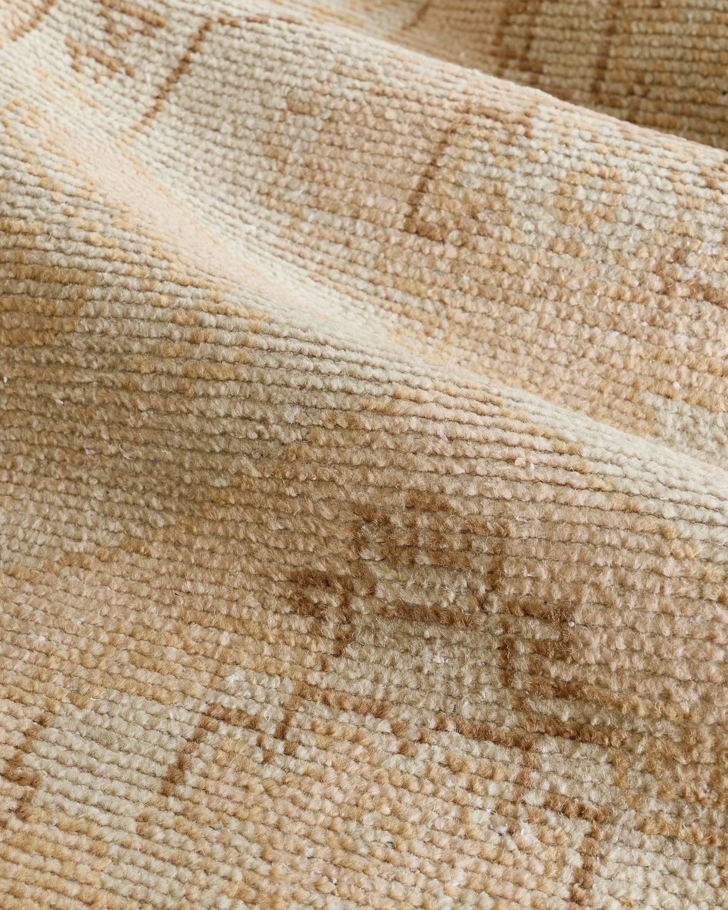 Verona Hand-Knotted Wool Rug - 5' x 8' / Neutral