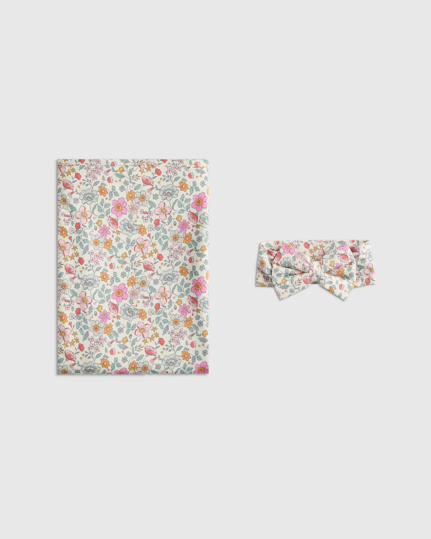 Bamboo Swaddle & Bow Layette Set - One Size / Soft Ditsy Floral