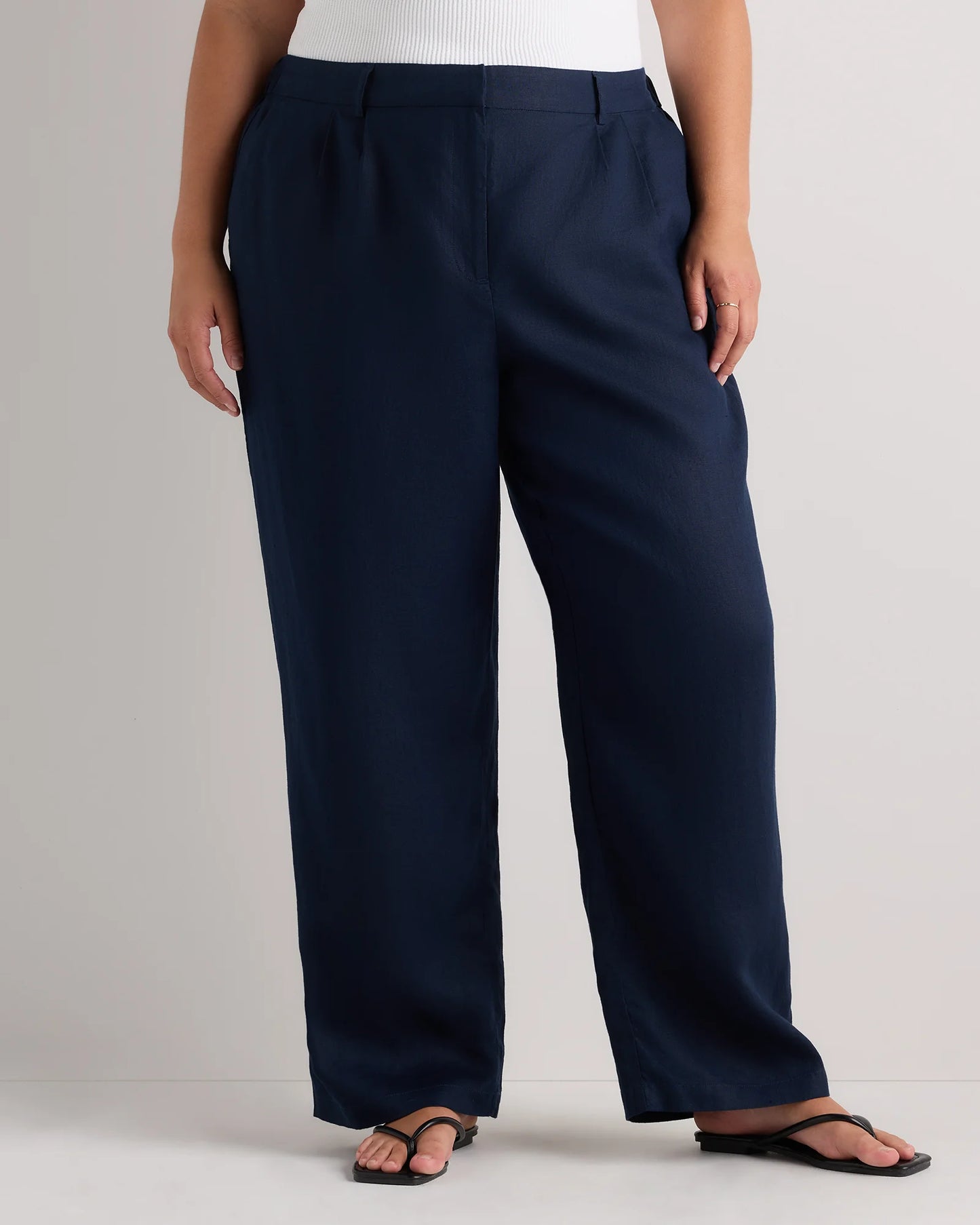 100% European Linen Pleated Trouser - 18 / French Blue