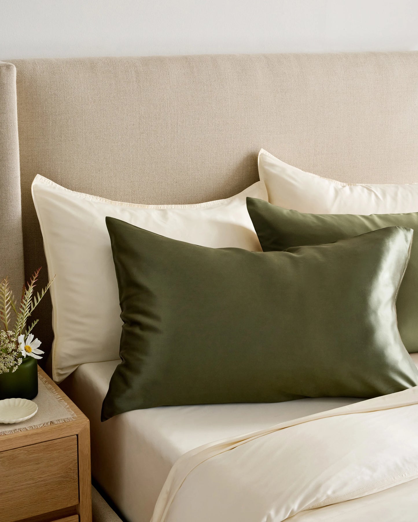 100% Mulberry Silk Pillowcase - Standard / White