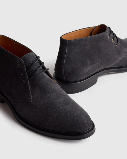 Heritage Suede Chukka Boot - 7 / Charcoal
