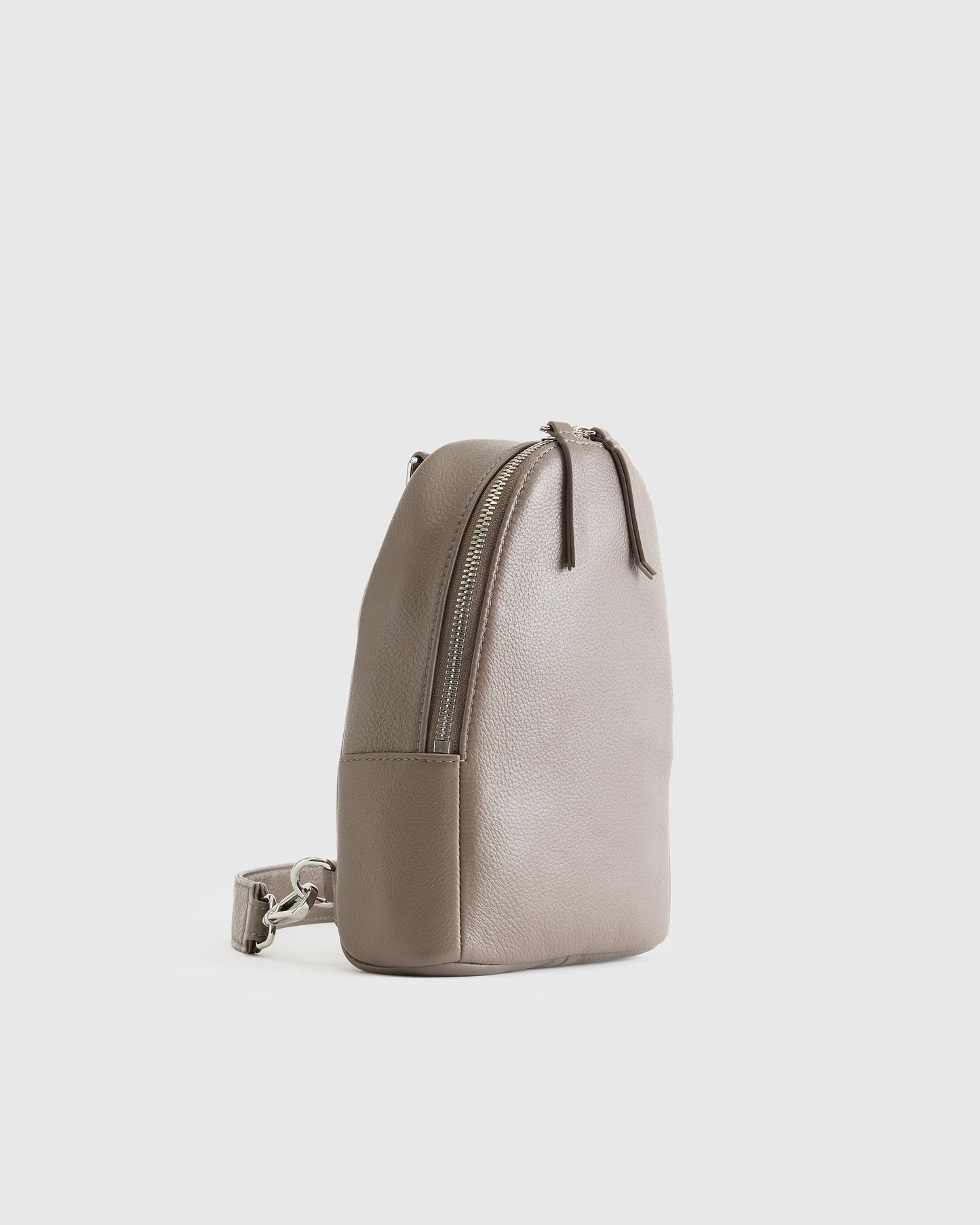 Italian Leather Sling Pack - One Size / Black